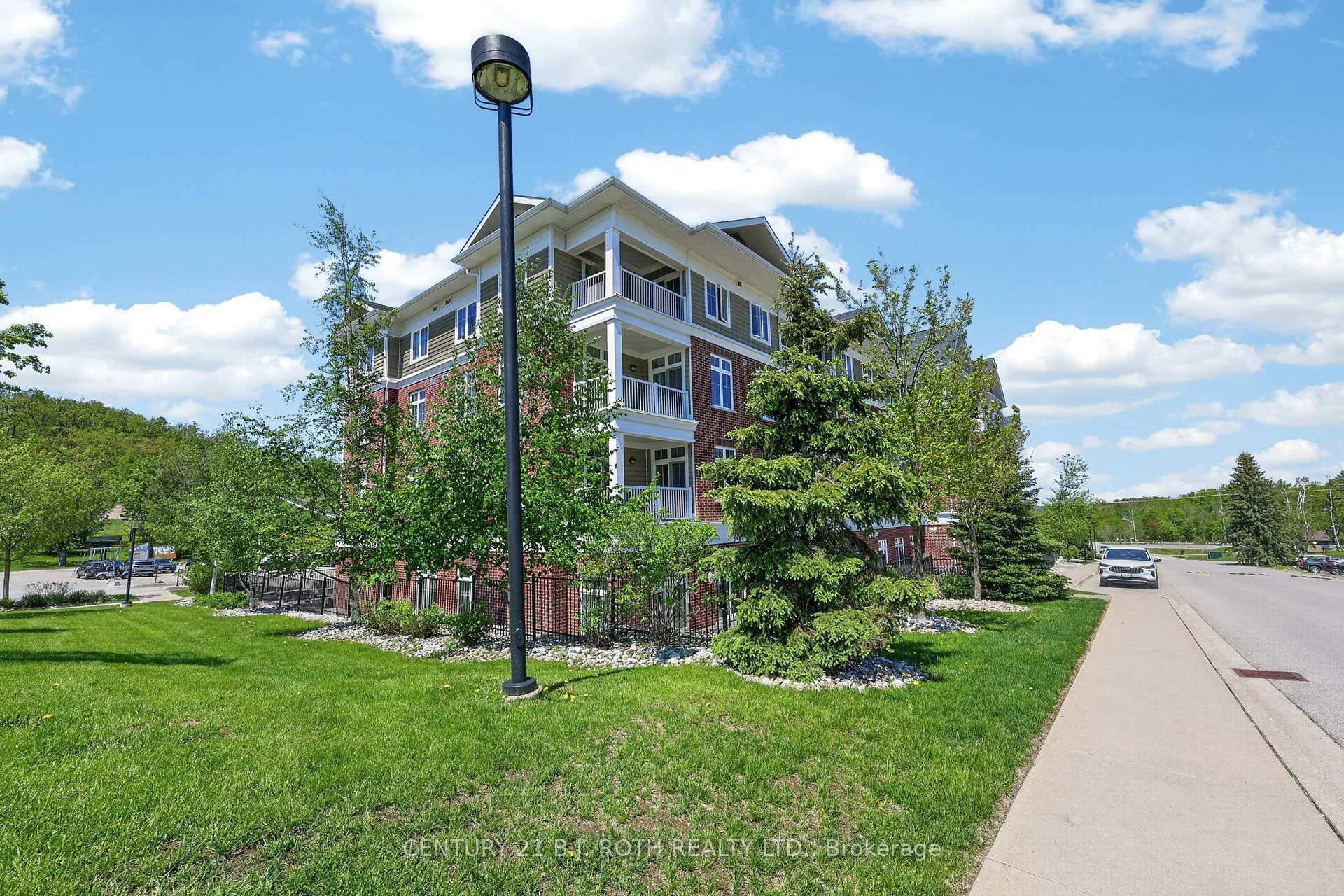 Photo 24 of Unit 310, 40 Horseshoe Boulevard, Oro-Medonte, Horseshoe Valley — HOMEH