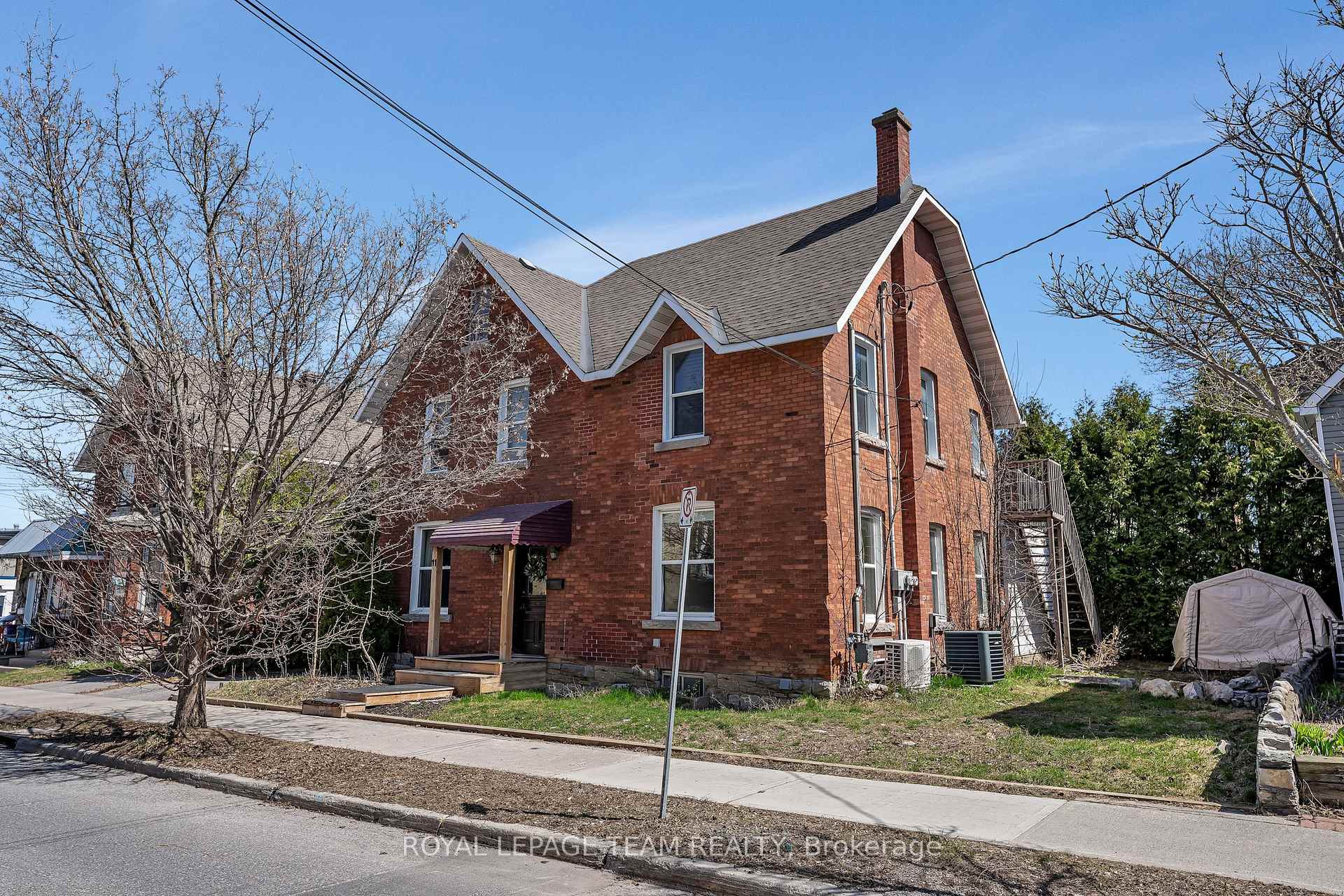 Photo 2 of 11 Sherbrooke Avenue, Ottawa, Hintonburg — HOMEH