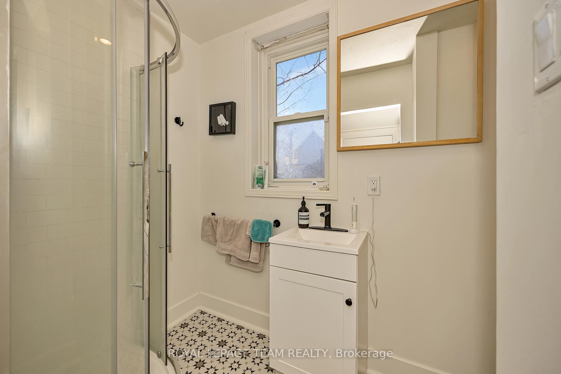 Photo 24 of 11 Sherbrooke Avenue, Ottawa, Hintonburg — HOMEH