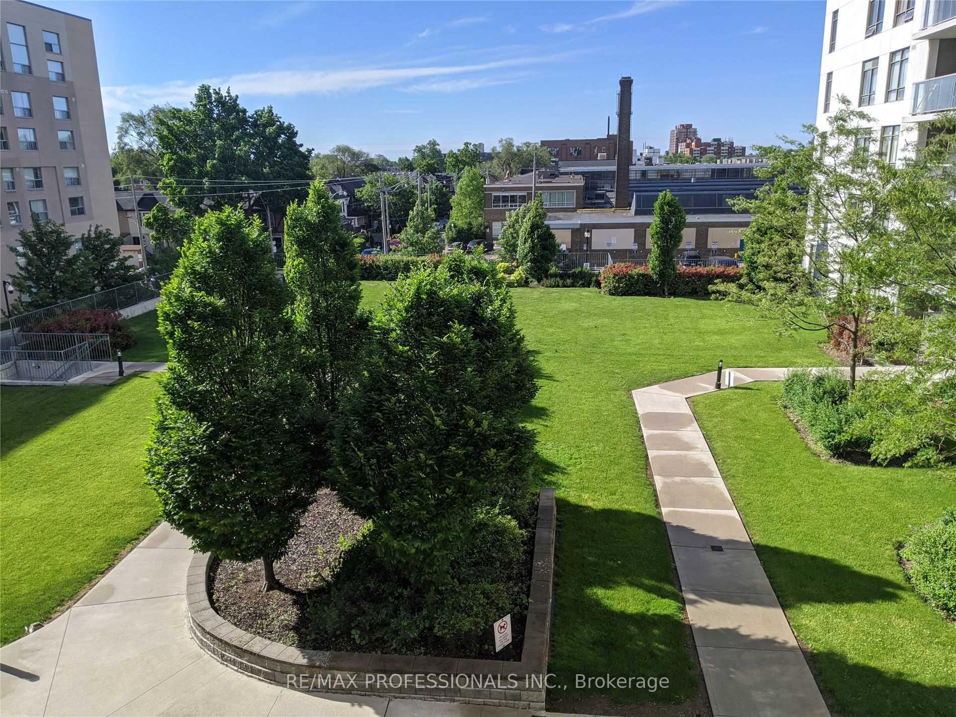 Photo 6 of Unit 325, 812 Lansdowne Avenue, Toronto, Dovercourt-Wallace Emerson-Junction — HOMEH