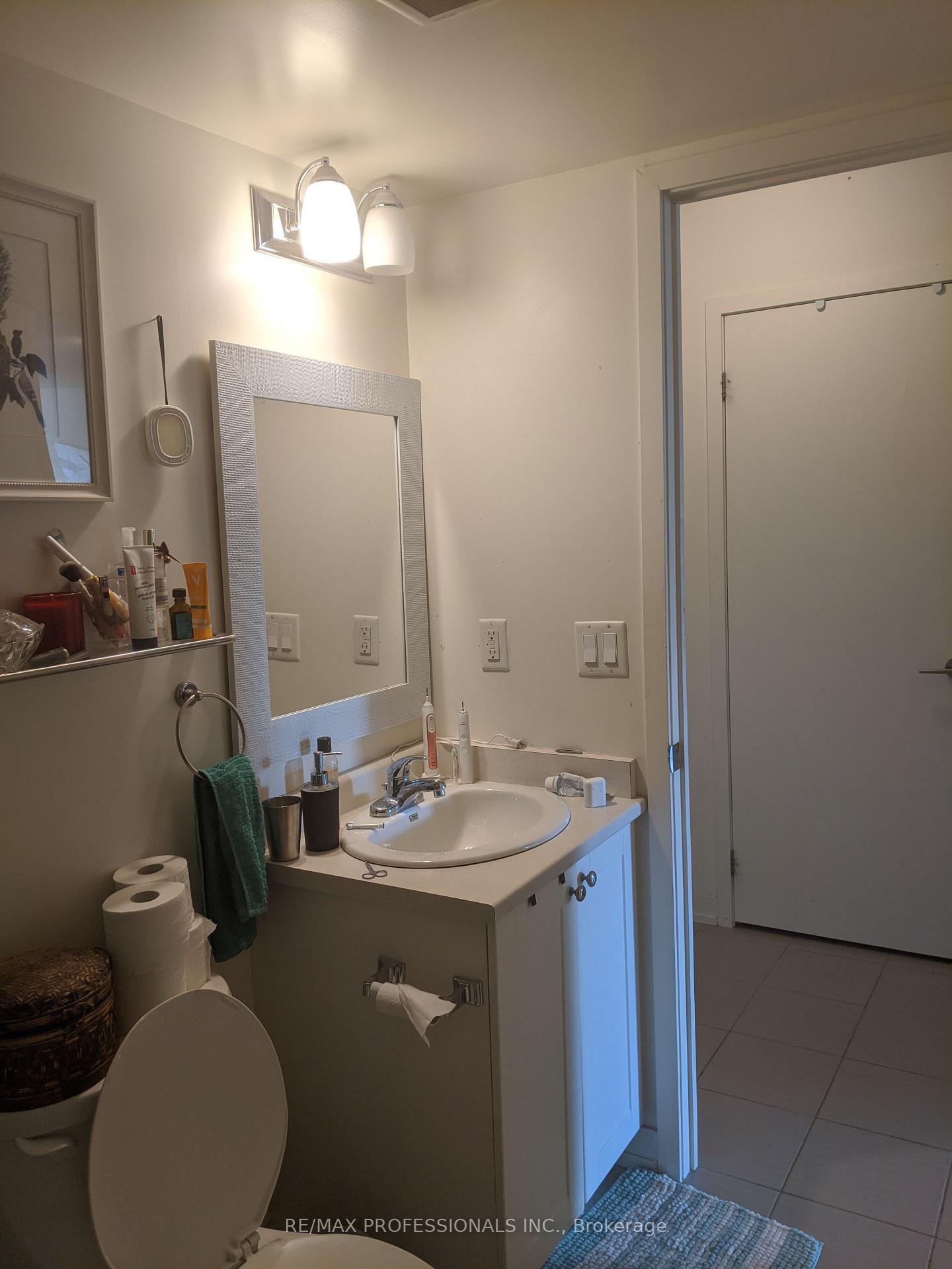 Photo 8 of Unit 325, 812 Lansdowne Avenue, Toronto, Dovercourt-Wallace Emerson-Junction — HOMEH