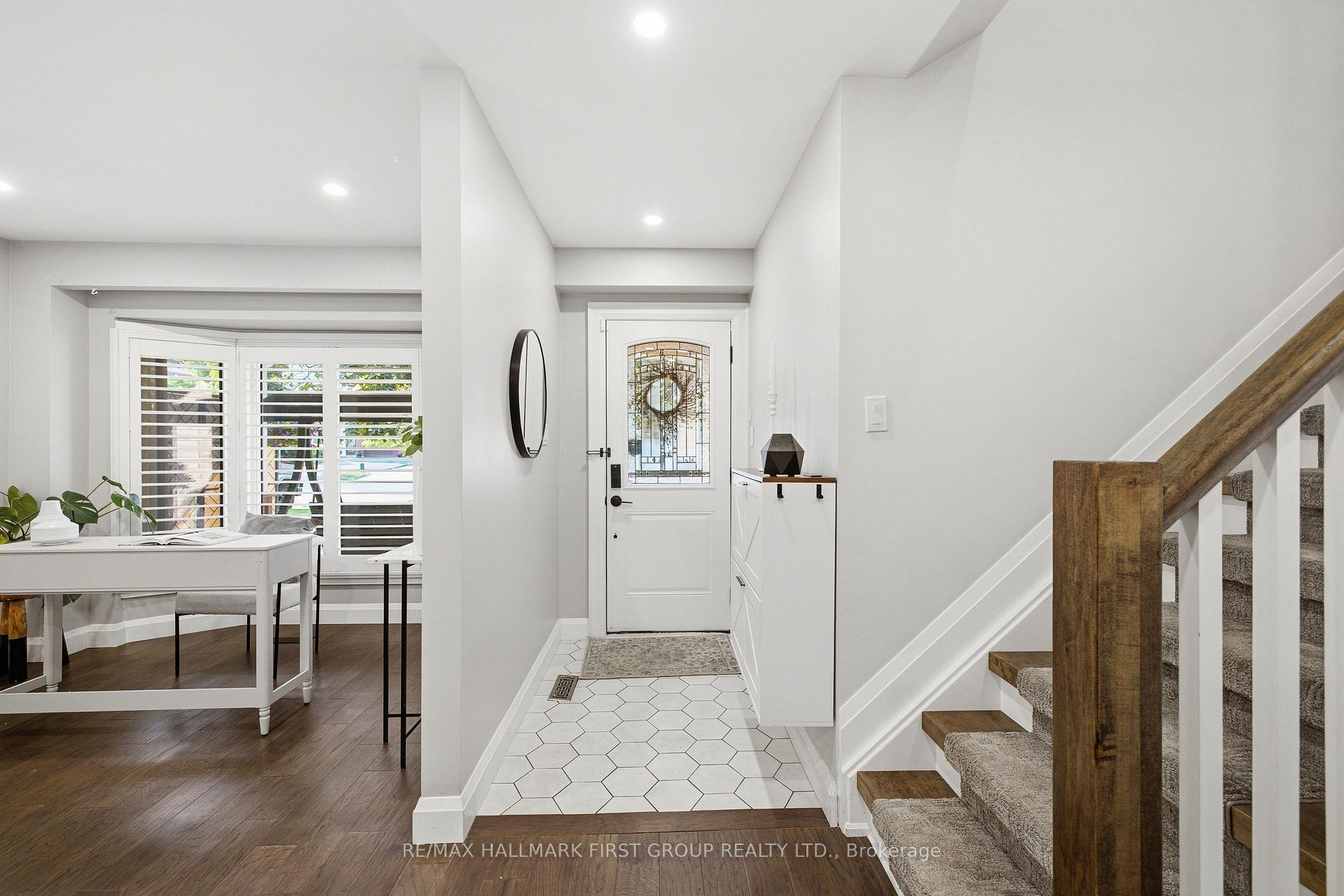 Photo 3 of 1896 New Street, Pickering, Amberlea — HOMEH