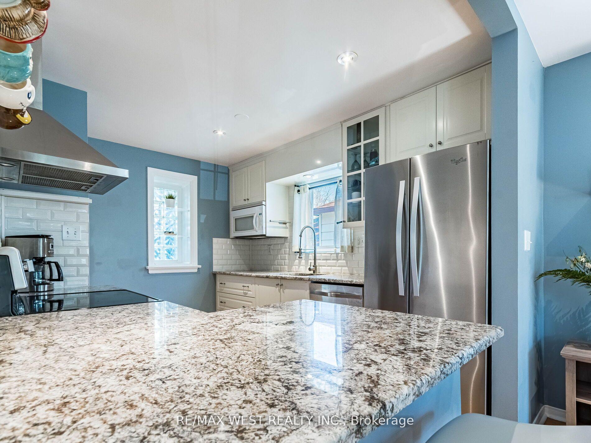 Photo 13 of 76 Laburnham Avenue, Etobicoke, Long Branch — HOMEH