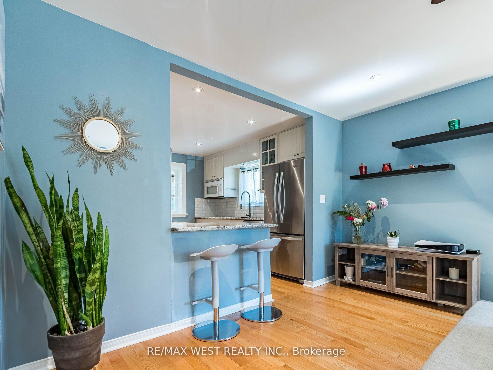Photo 14 of 76 Laburnham Avenue, Etobicoke, Long Branch — HOMEH