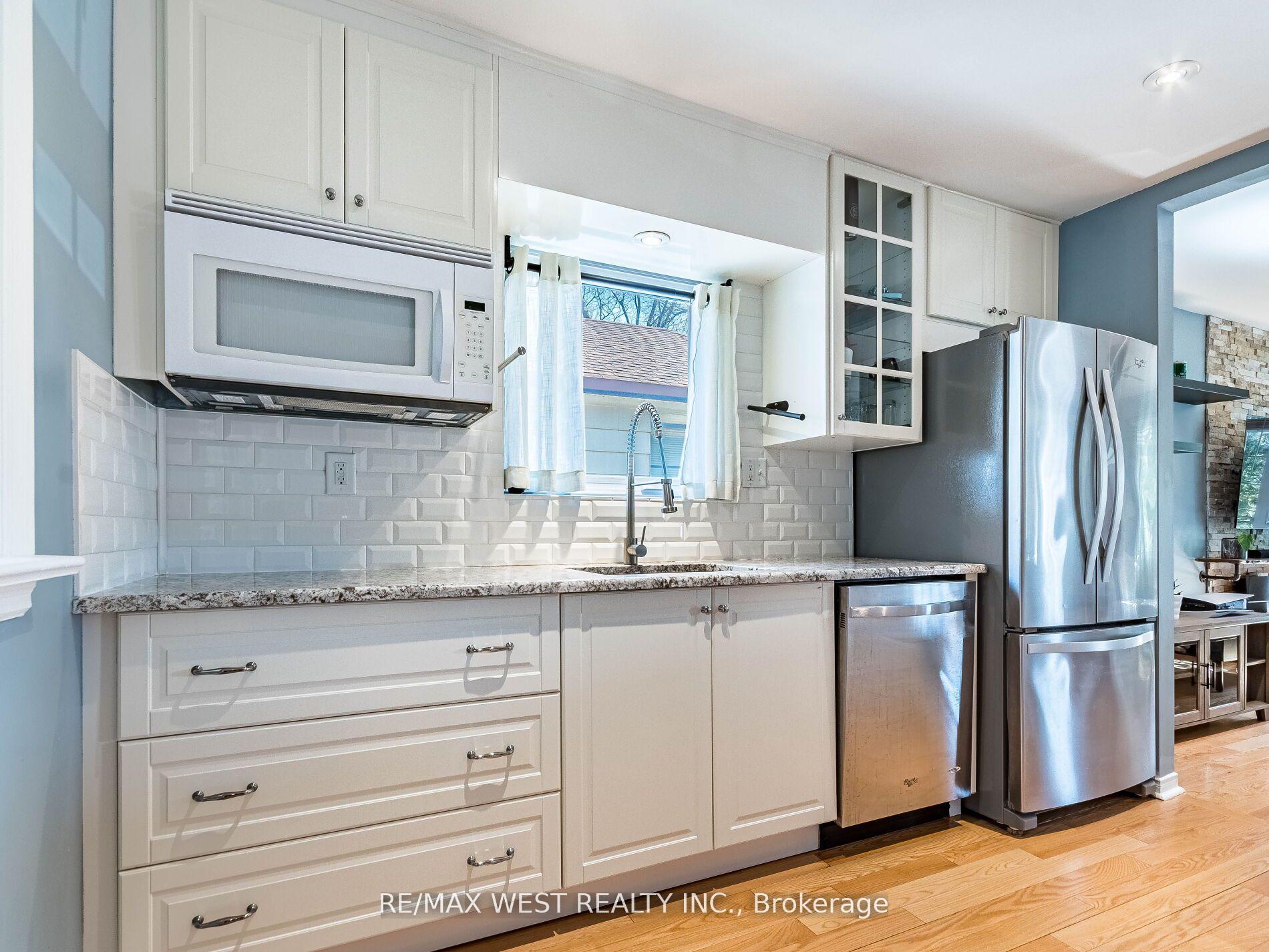 Photo 22 of 76 Laburnham Avenue, Etobicoke, Long Branch — HOMEH
