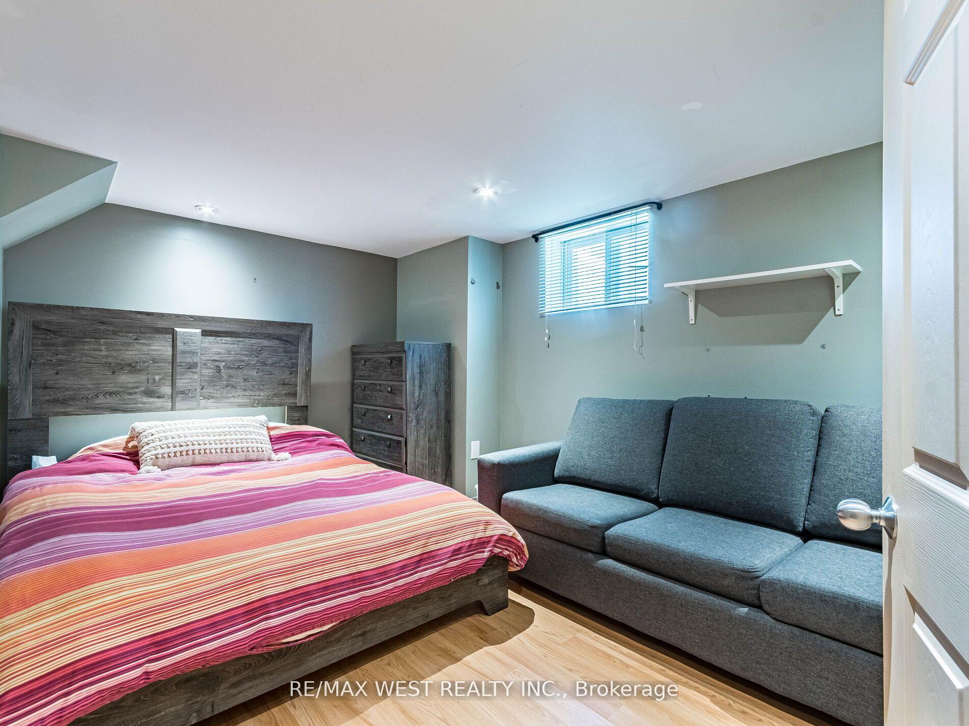 Photo 32 of 76 Laburnham Avenue, Etobicoke, Long Branch — HOMEH