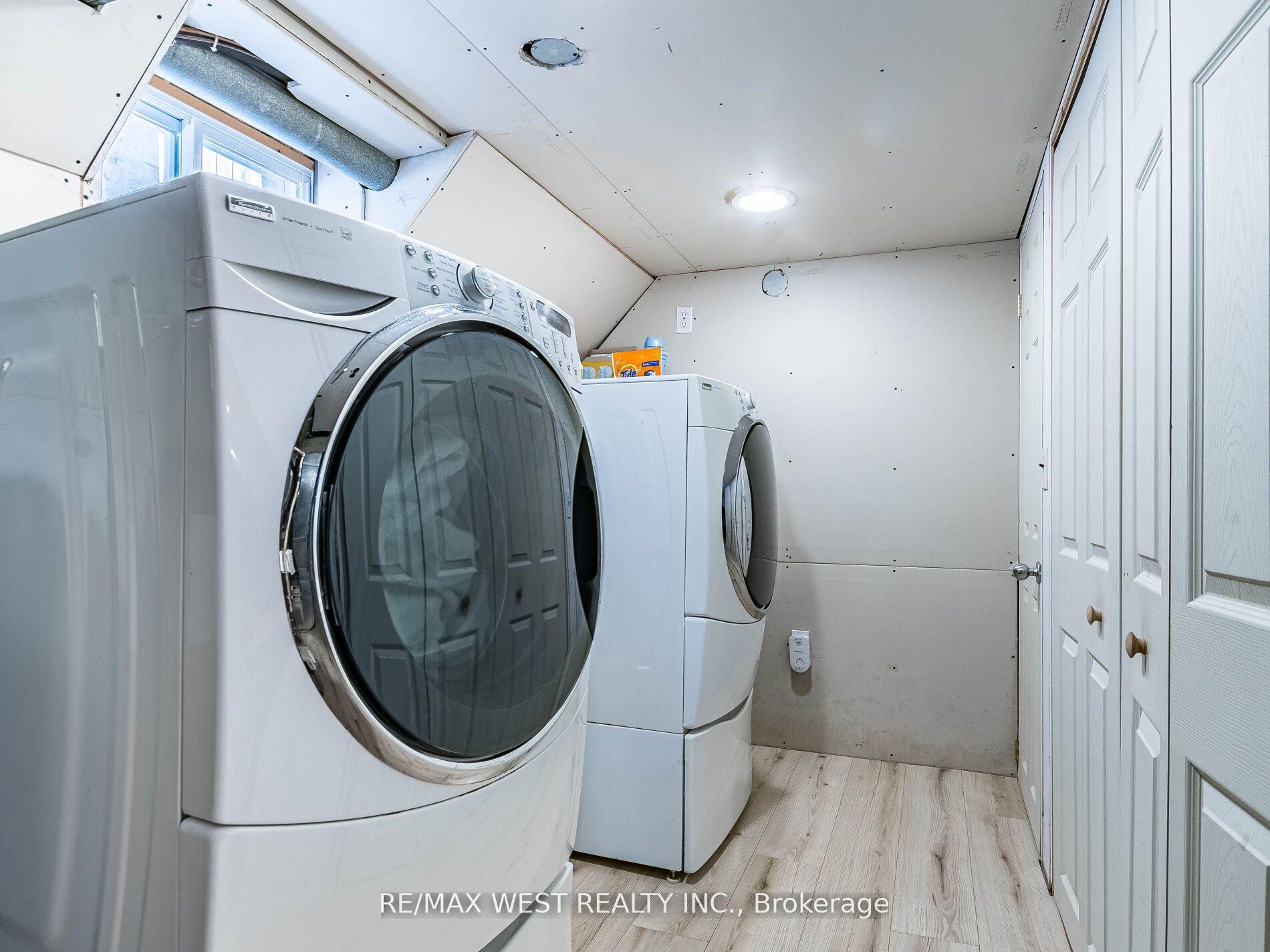 Photo 31 of 76 Laburnham Avenue, Etobicoke, Long Branch — HOMEH