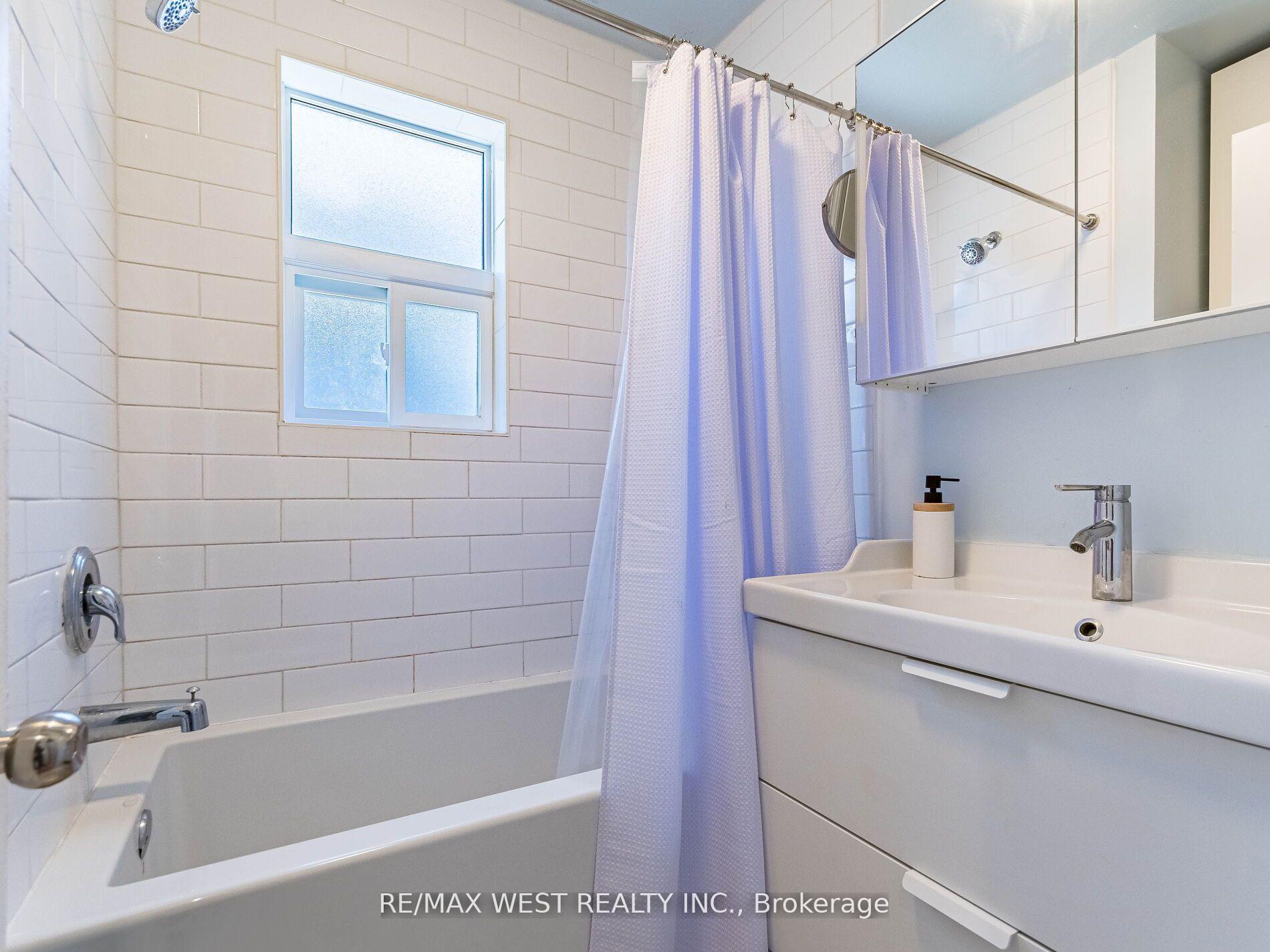 Photo 30 of 76 Laburnham Avenue, Etobicoke, Long Branch — HOMEH