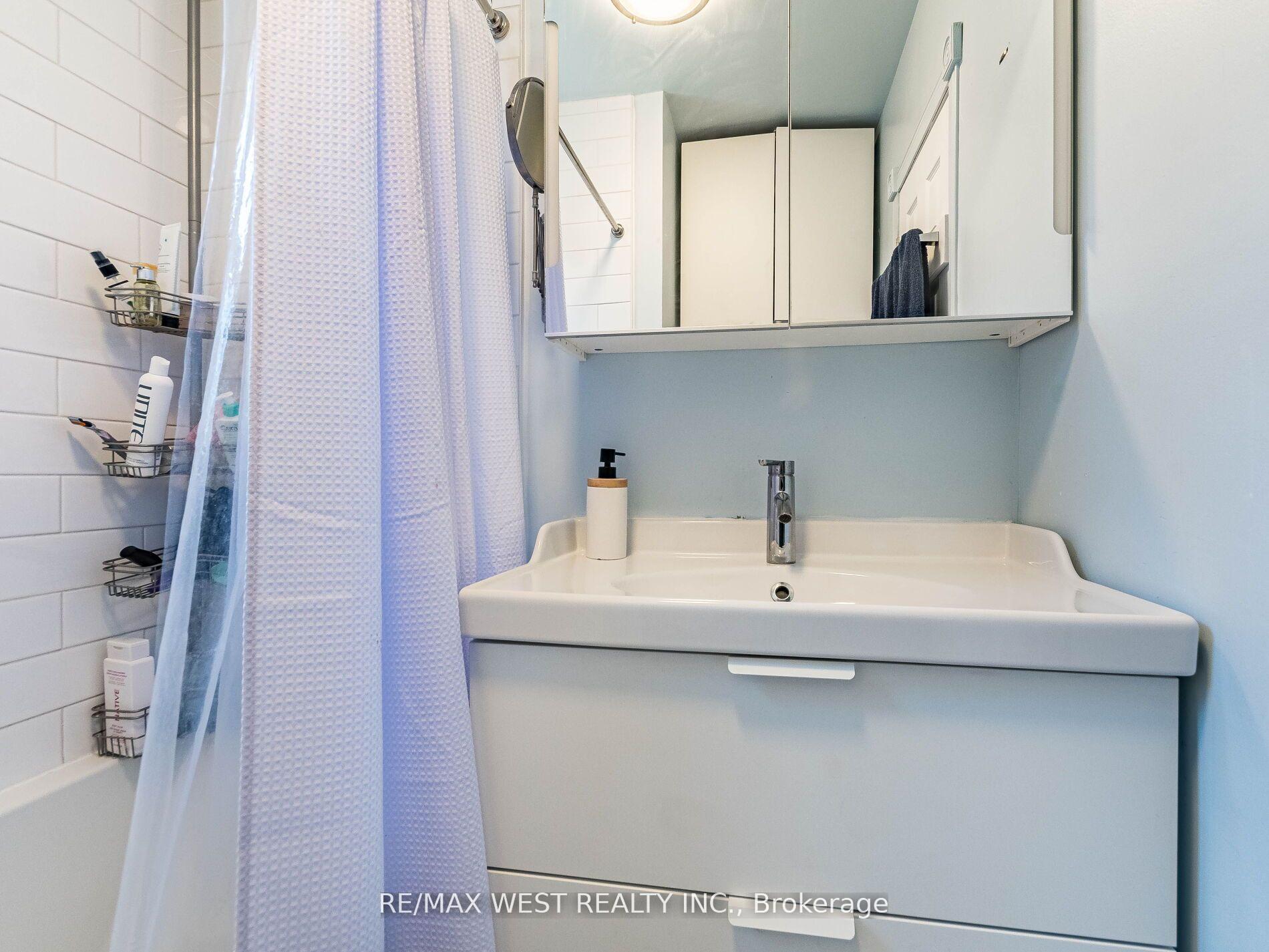 Photo 38 of 76 Laburnham Avenue, Etobicoke, Long Branch — HOMEH