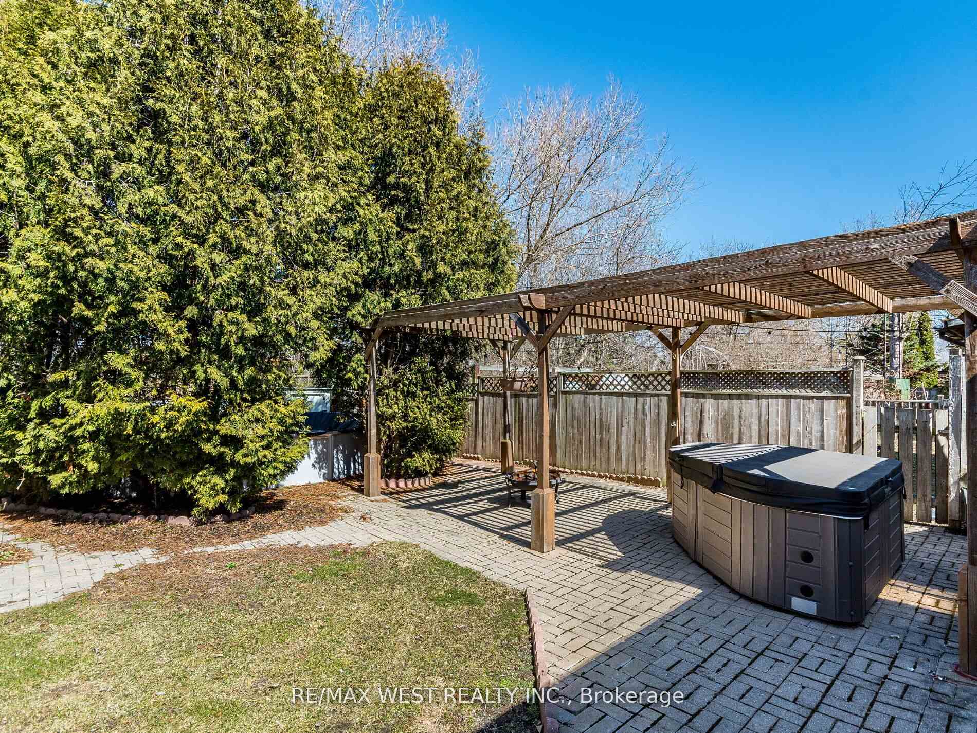 Photo 37 of 76 Laburnham Avenue, Etobicoke, Long Branch — HOMEH