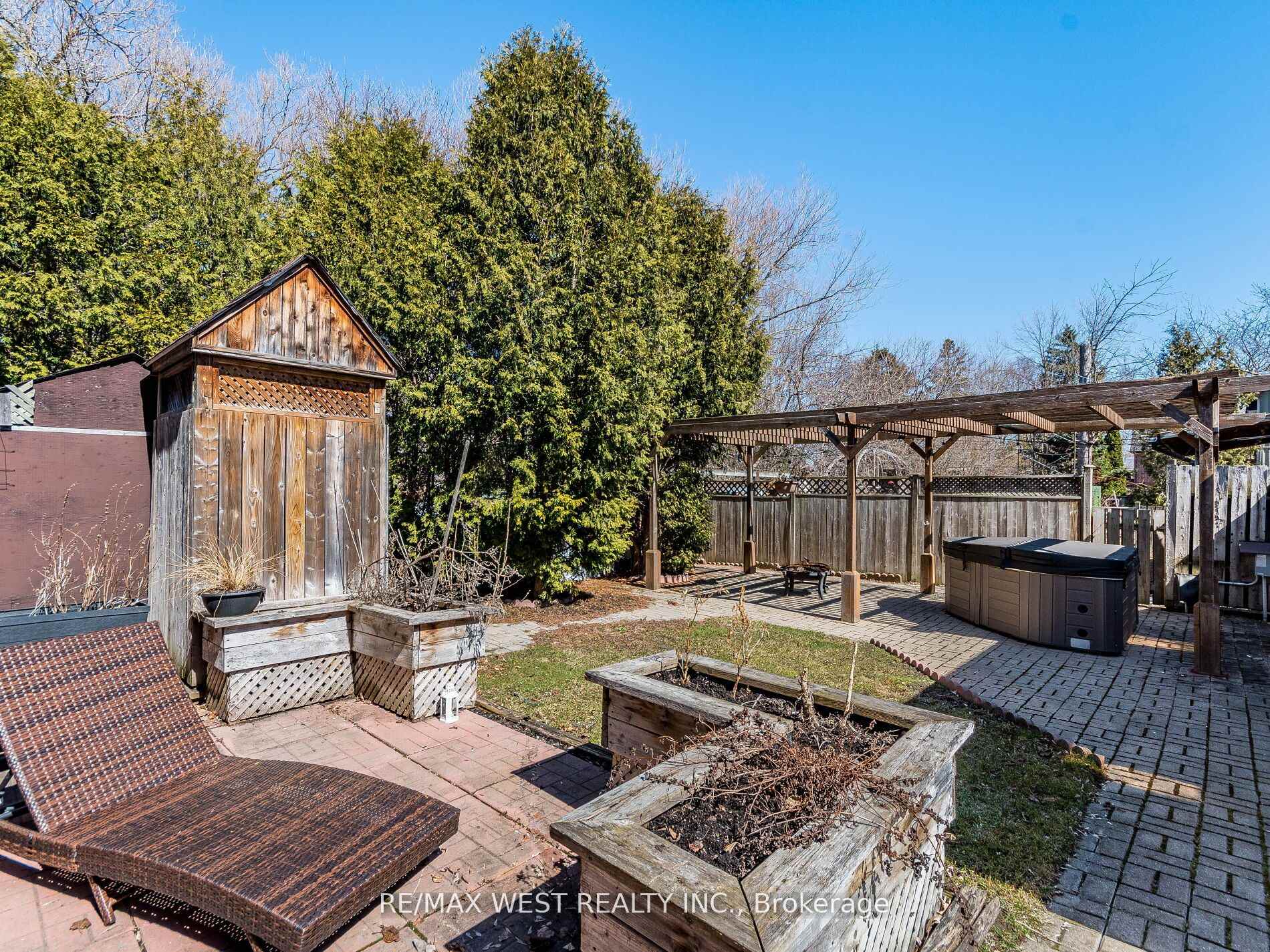 Photo 40 of 76 Laburnham Avenue, Etobicoke, Long Branch — HOMEH