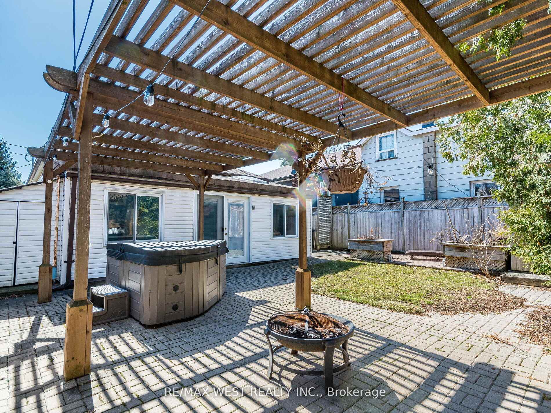 Photo 44 of 76 Laburnham Avenue, Etobicoke, Long Branch — HOMEH