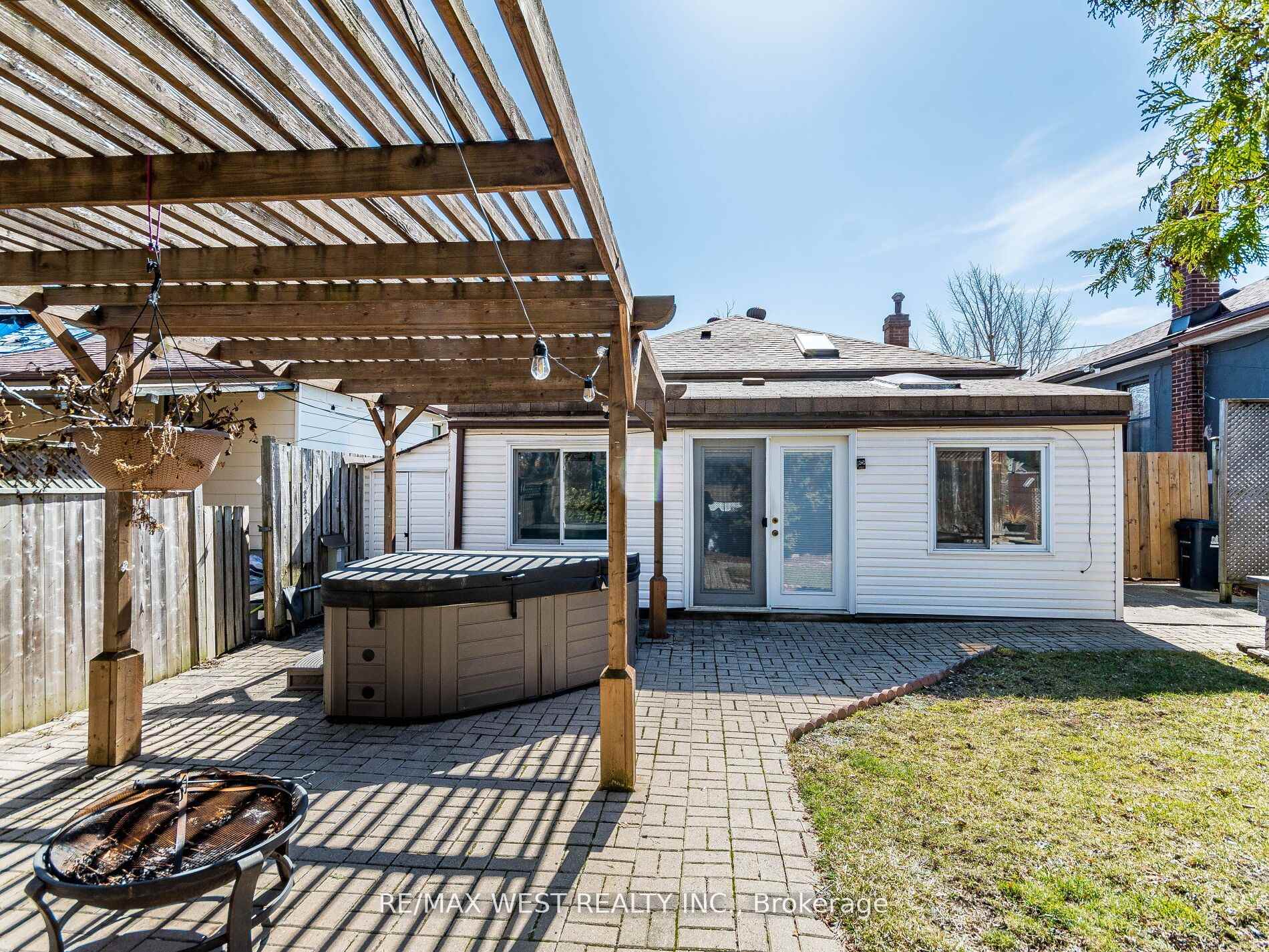 Photo 45 of 76 Laburnham Avenue, Etobicoke, Long Branch — HOMEH