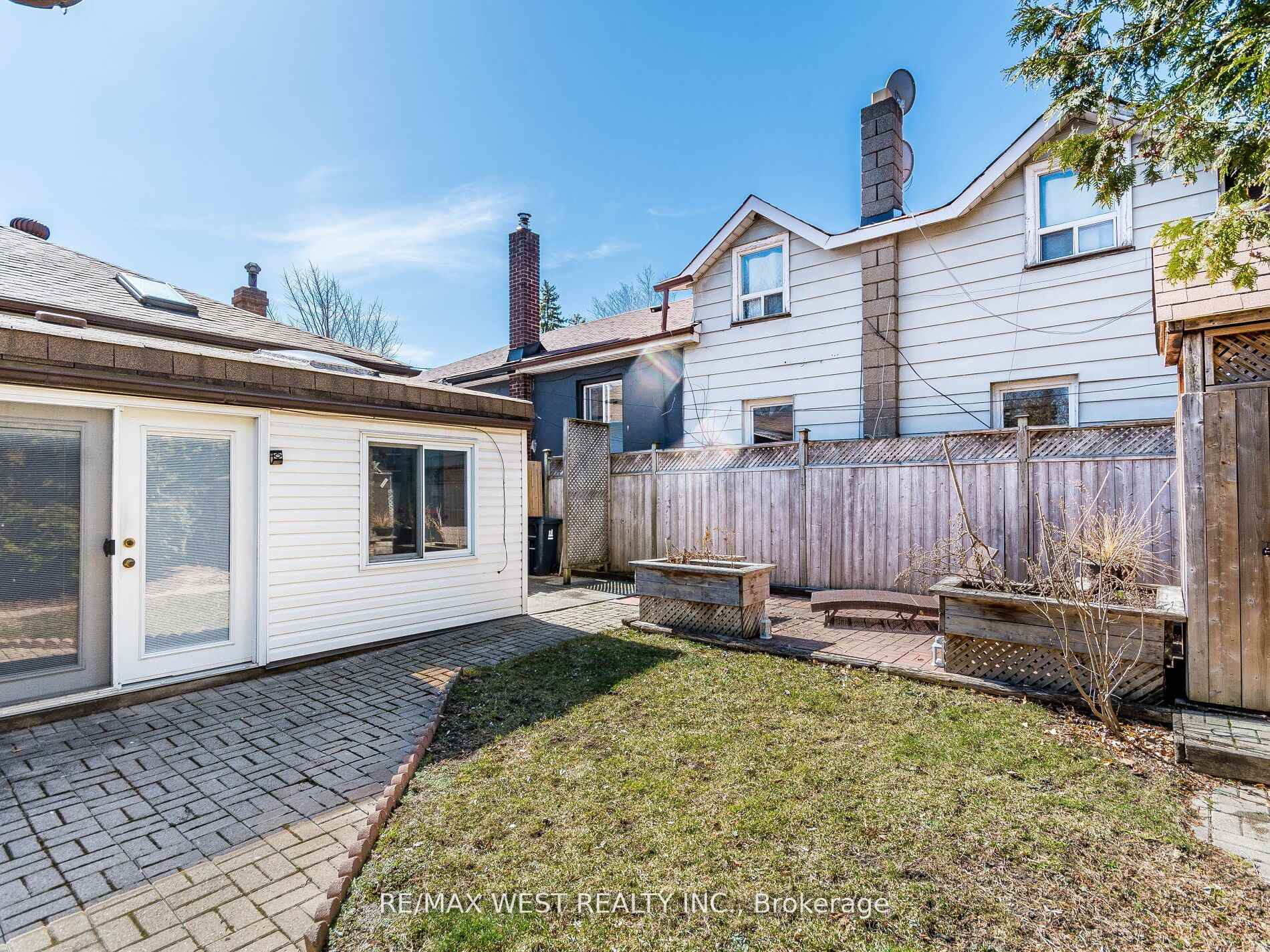 Photo 46 of 76 Laburnham Avenue, Etobicoke, Long Branch — HOMEH
