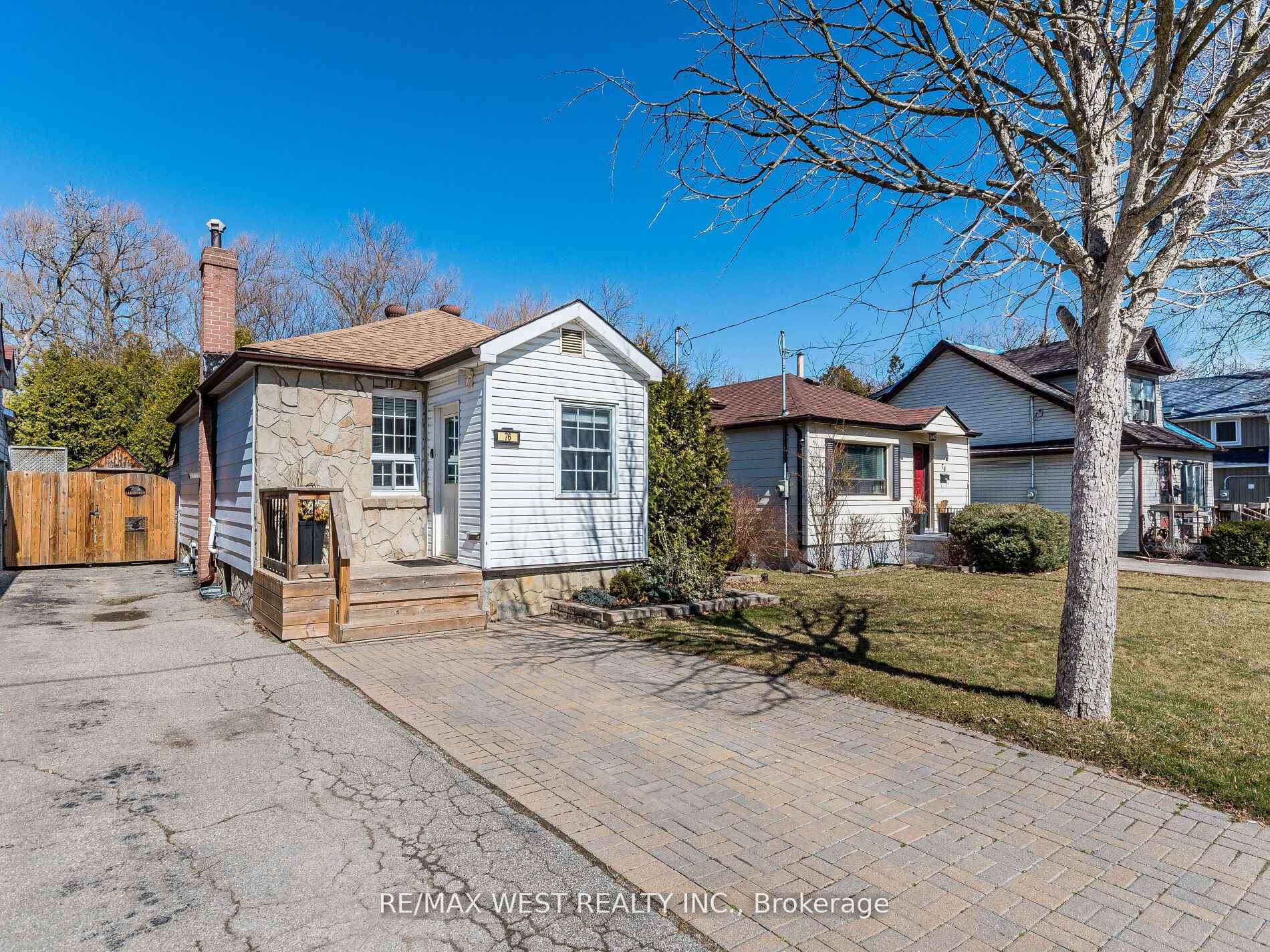 Photo 48 of 76 Laburnham Avenue, Etobicoke, Long Branch — HOMEH