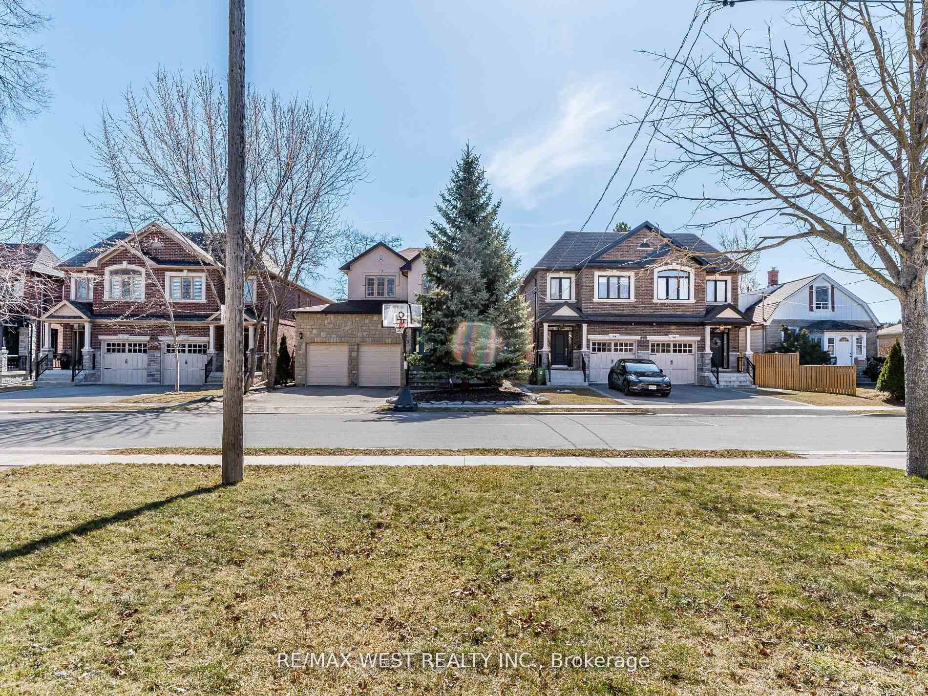 Photo 47 of 76 Laburnham Avenue, Etobicoke, Long Branch — HOMEH