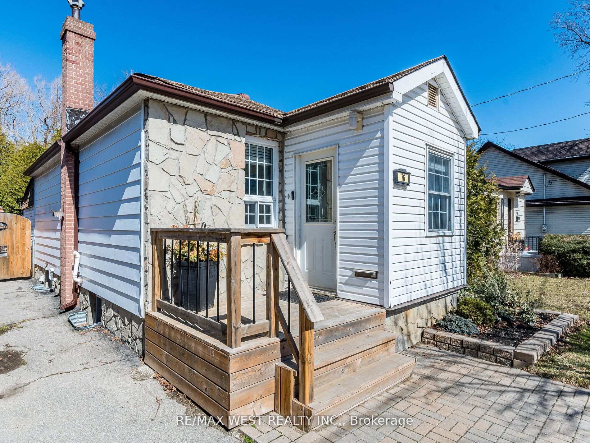 Photo 58 of 76 Laburnham Avenue, Etobicoke, Long Branch — HOMEH