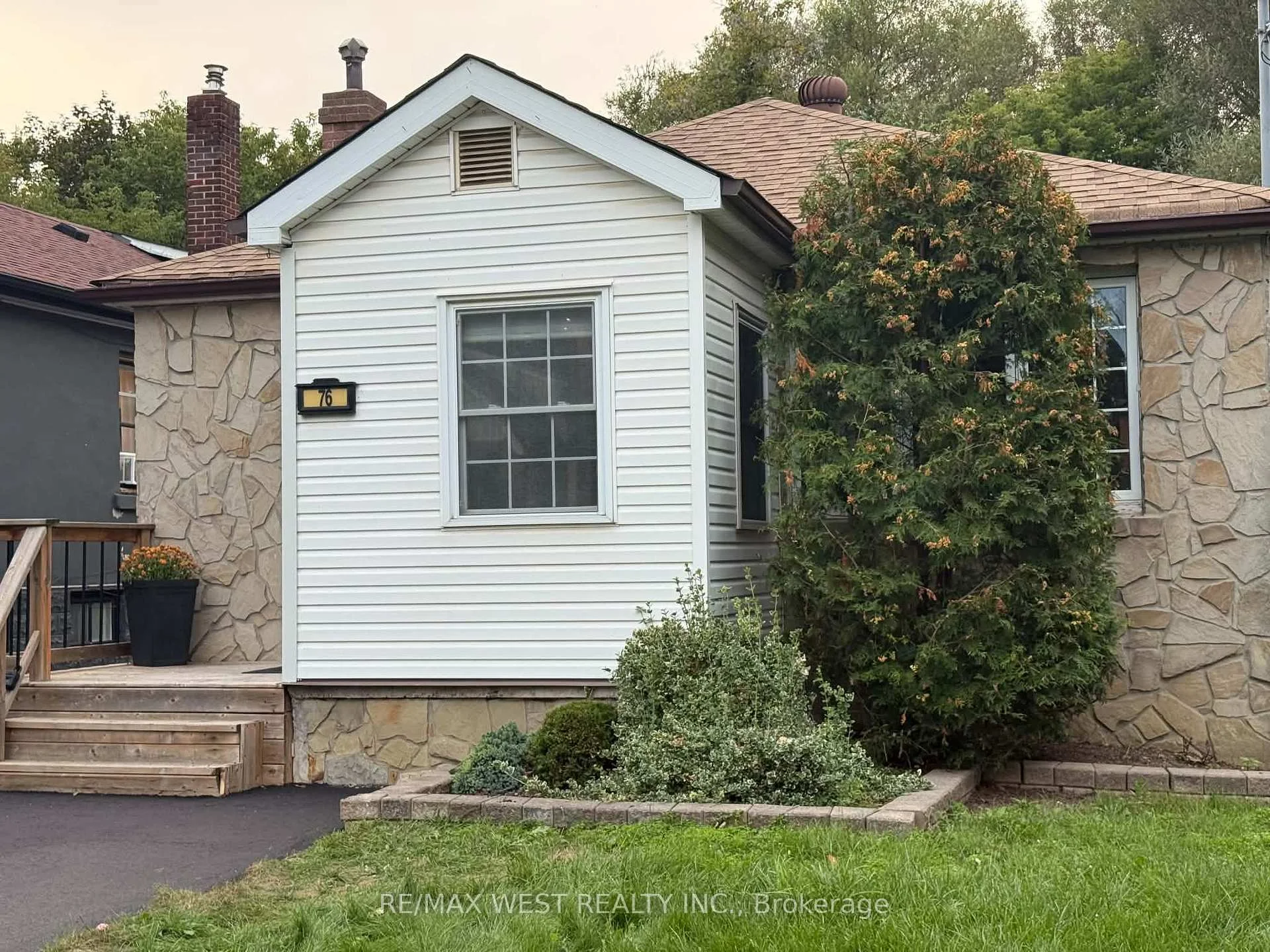 Photo 53 of 76 Laburnham Avenue, Etobicoke, Long Branch — HOMEH