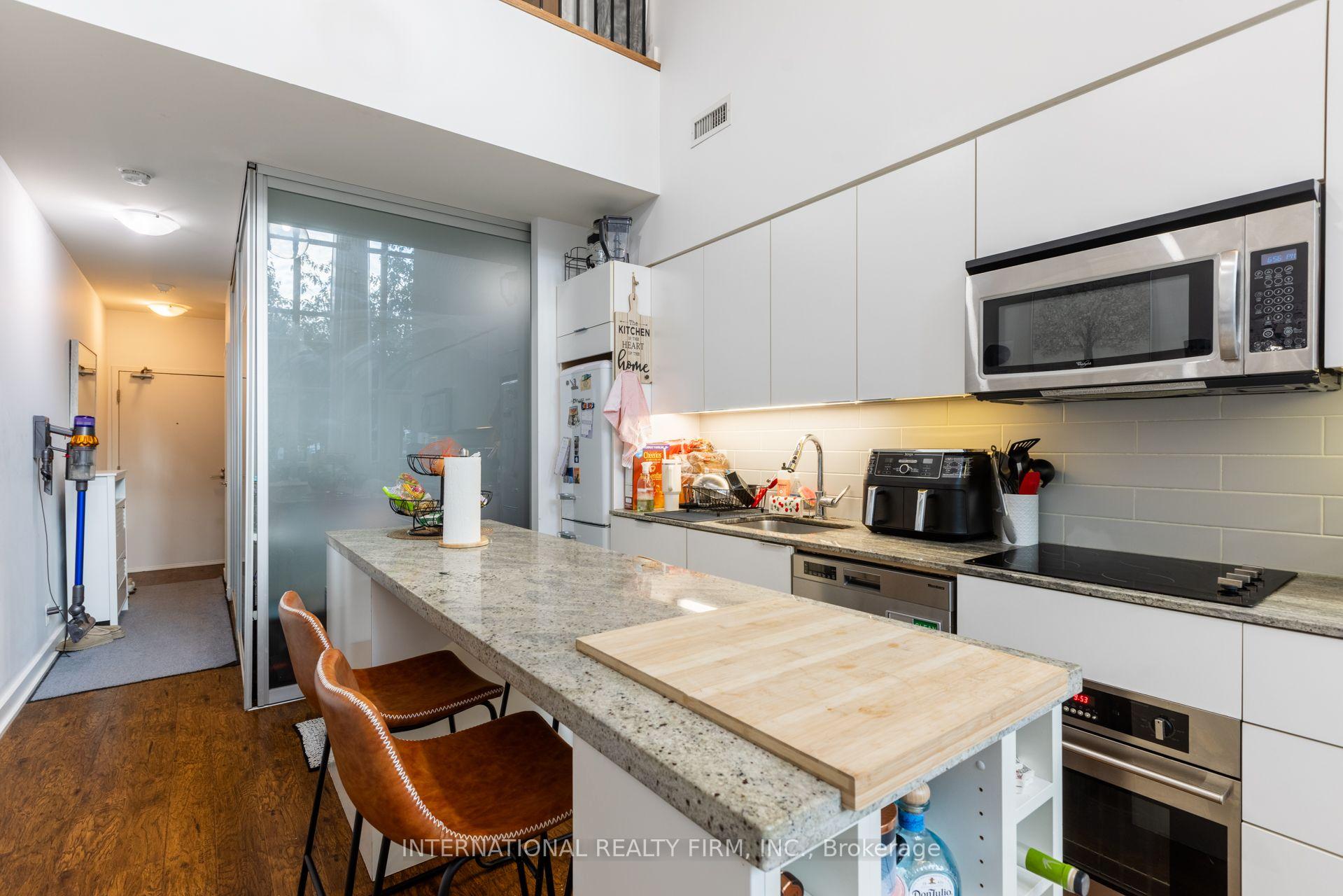 Photo 5 of Unit 110, 5 Hanna Avenue, Toronto, Niagara — HOMEH
