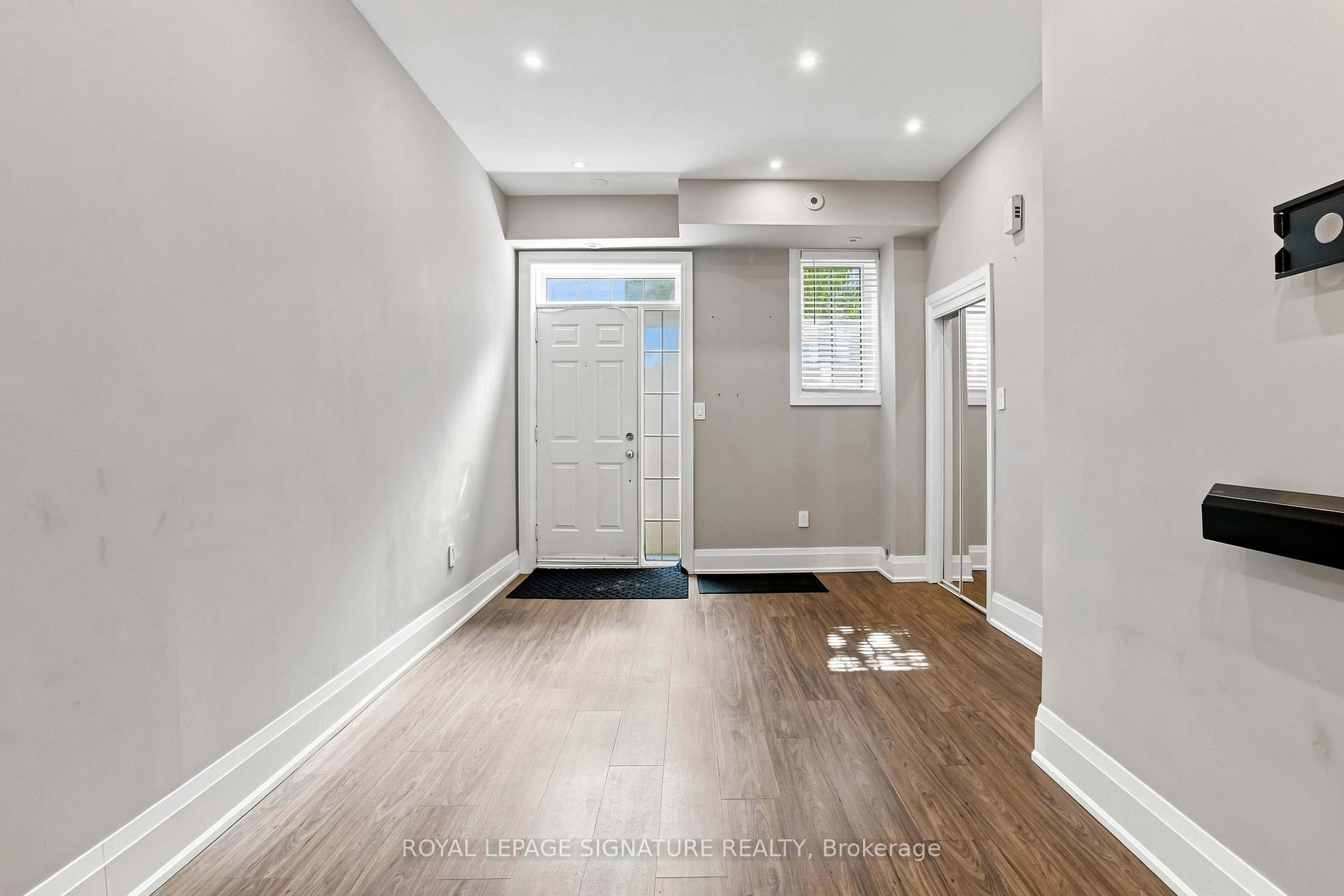 Photo 4 of Unit 9, 605 Shoreline Drive, Mississauga, Cooksville — HOMEH