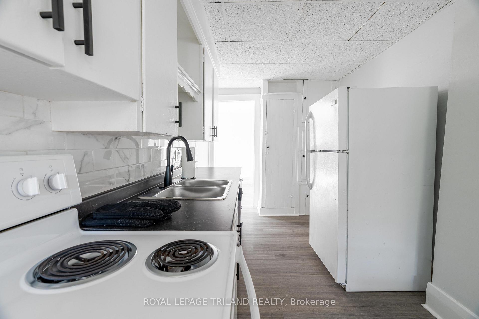 Photo 11 of Unit 9, 425 Mckenzie Avenue, London, South F — HOMEH
