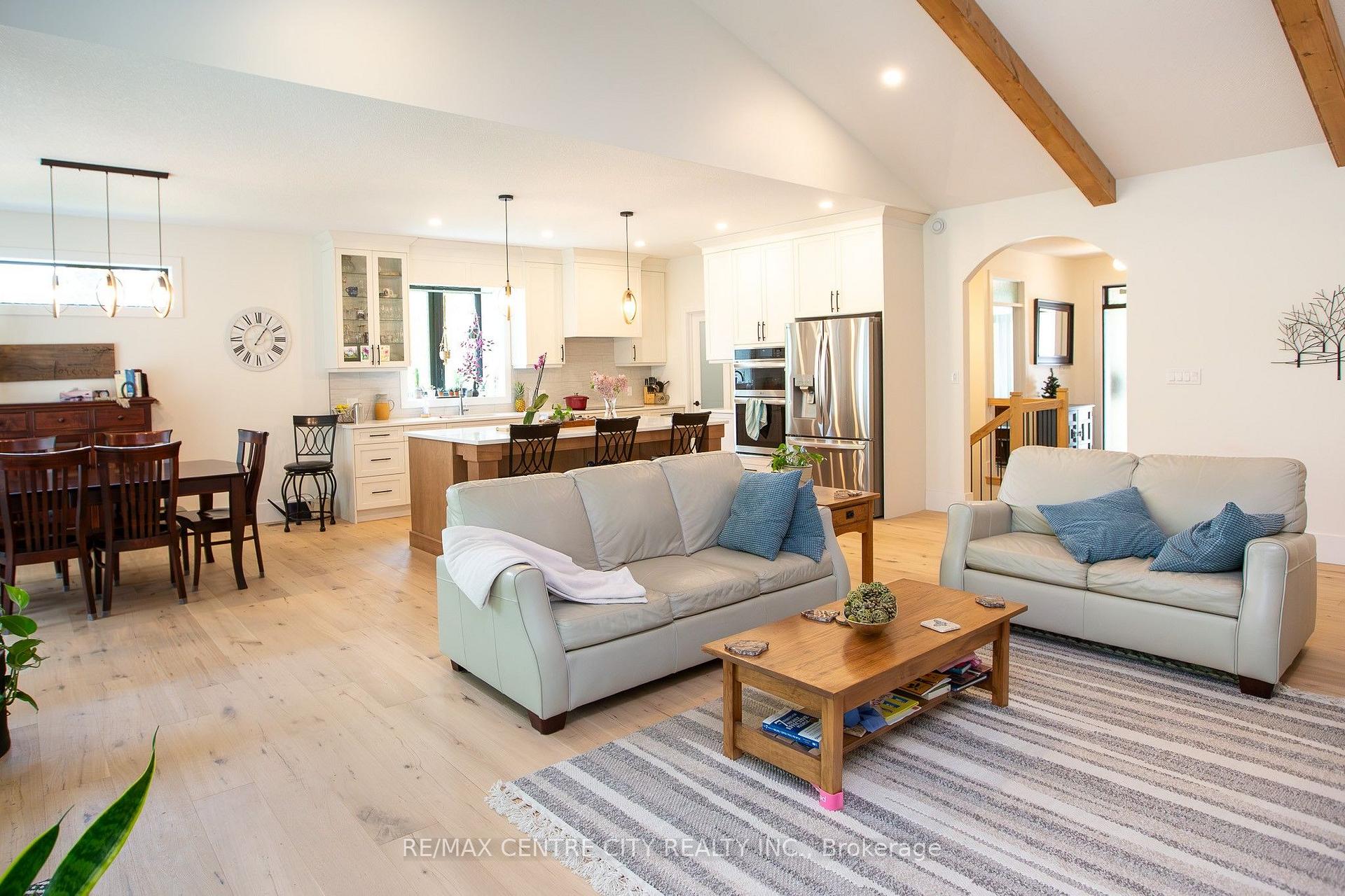 Photo 2 of 273 Foxborough Place, Thames Centre, Thorndale — HOMEH