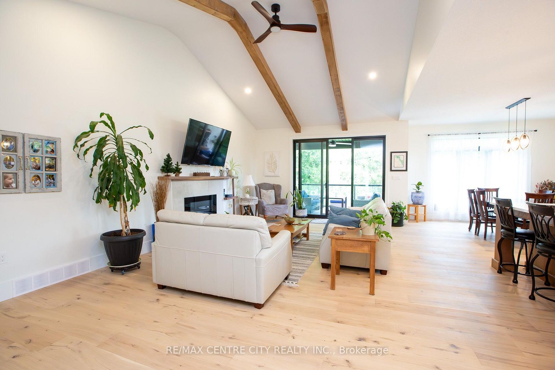 Photo 5 of 273 Foxborough Place, Thames Centre, Thorndale — HOMEH