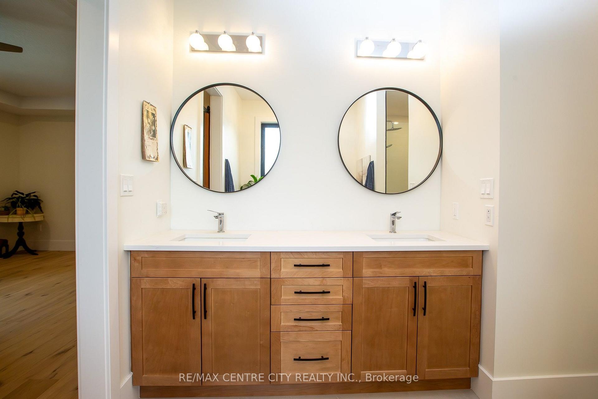 Photo 9 of 273 Foxborough Place, Thames Centre, Thorndale — HOMEH