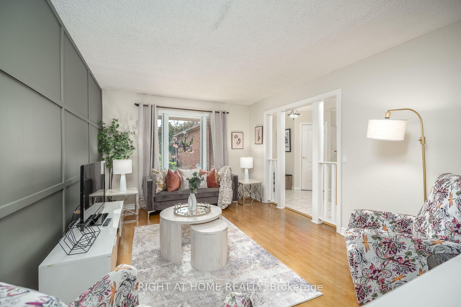 Photo 16 of 54 Niagara Place, Brampton, Westgate — HOMEH