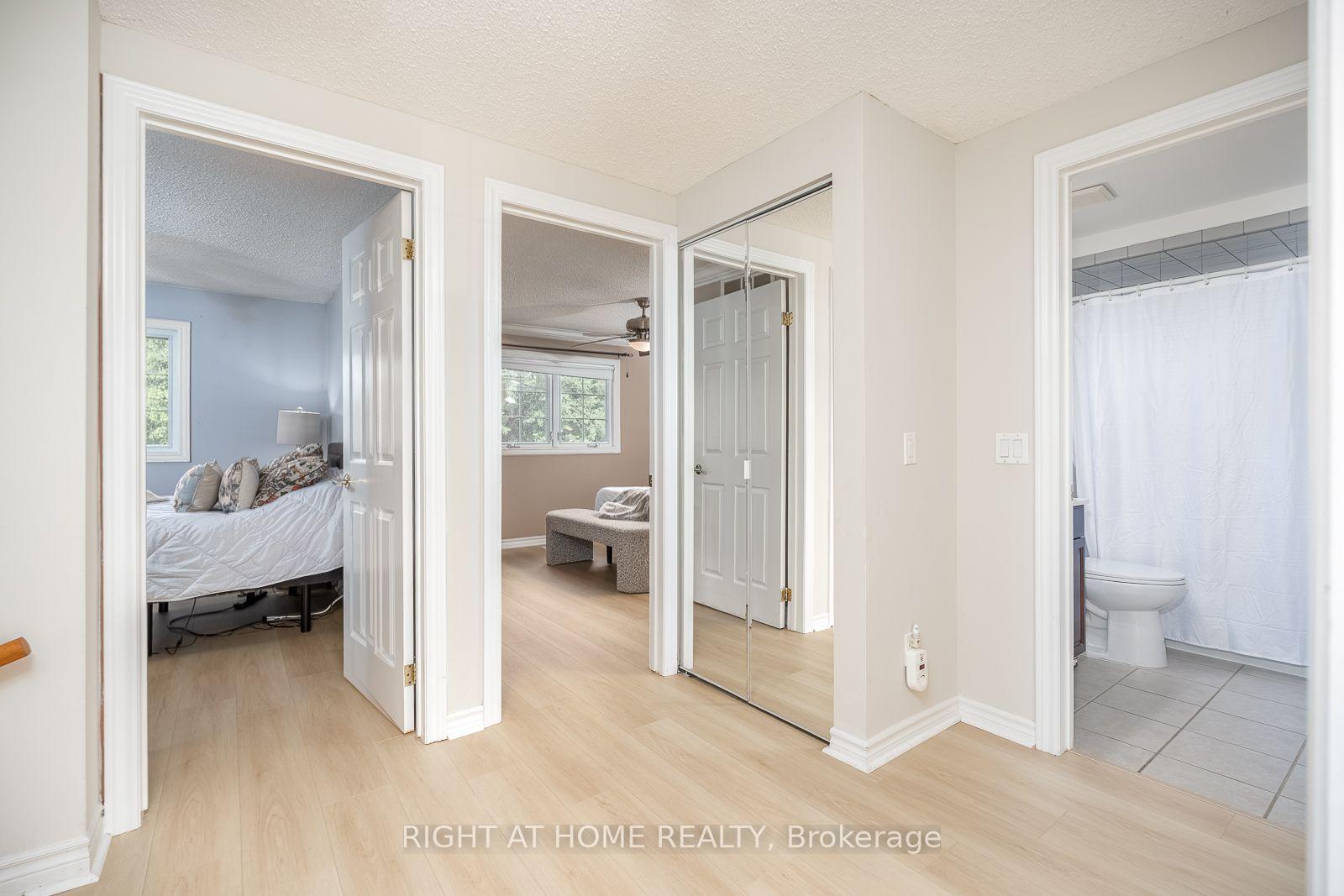 Photo 42 of 54 Niagara Place, Brampton, Westgate — HOMEH