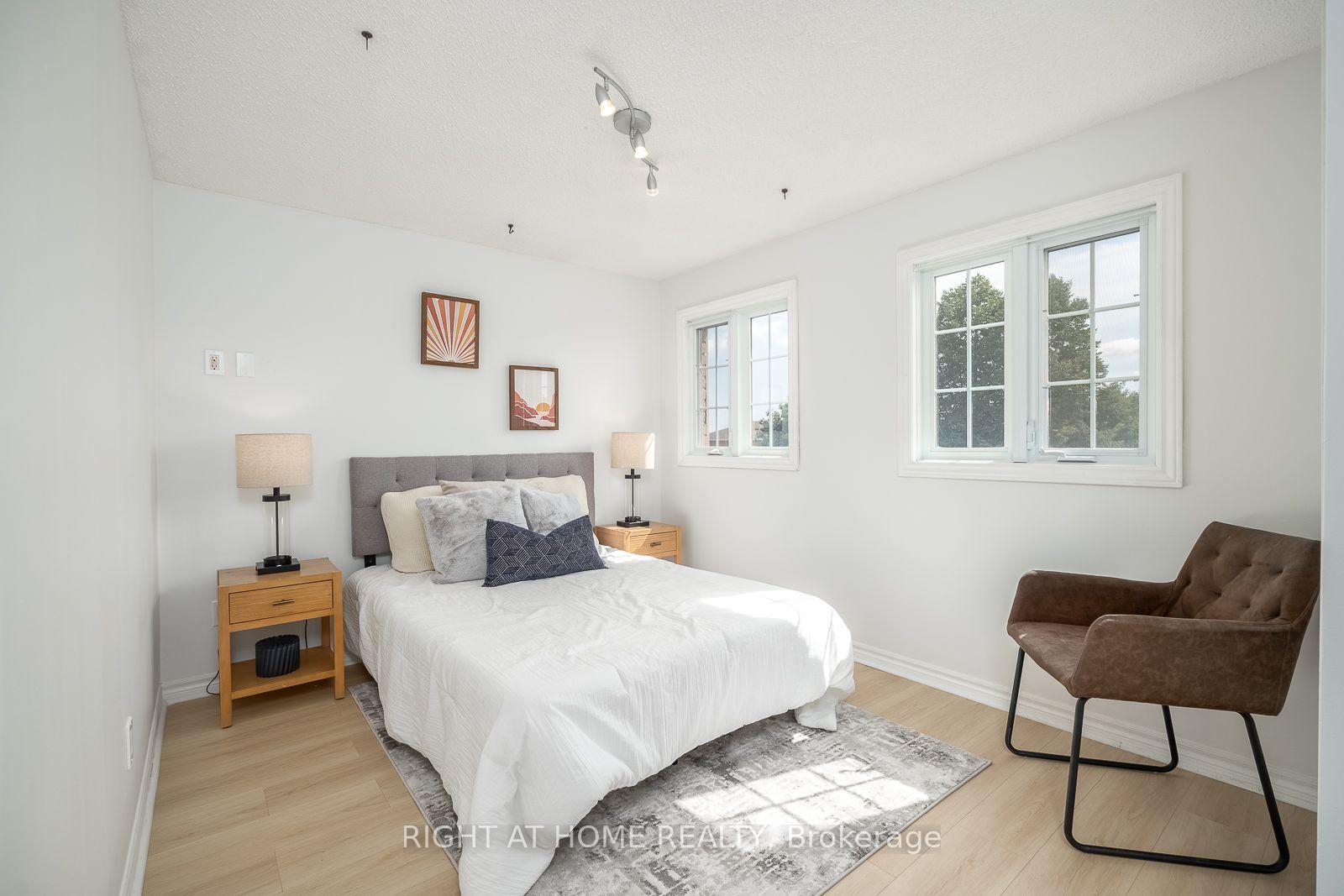 Photo 50 of 54 Niagara Place, Brampton, Westgate — HOMEH