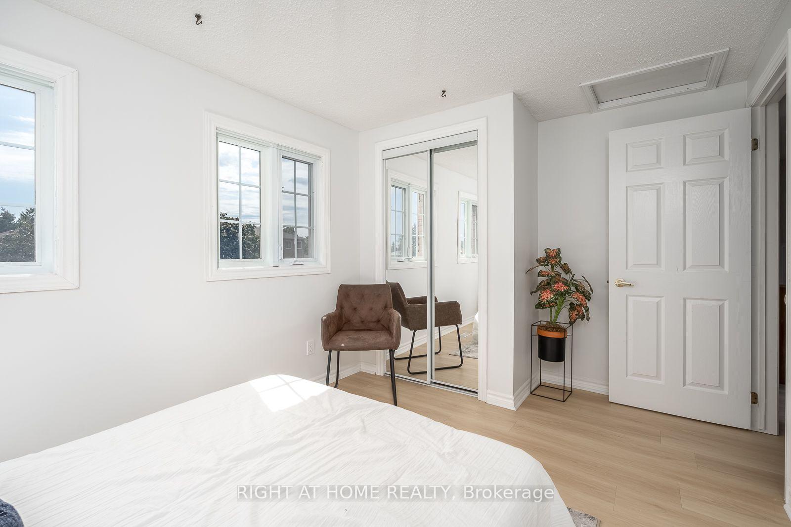 Photo 53 of 54 Niagara Place, Brampton, Westgate — HOMEH