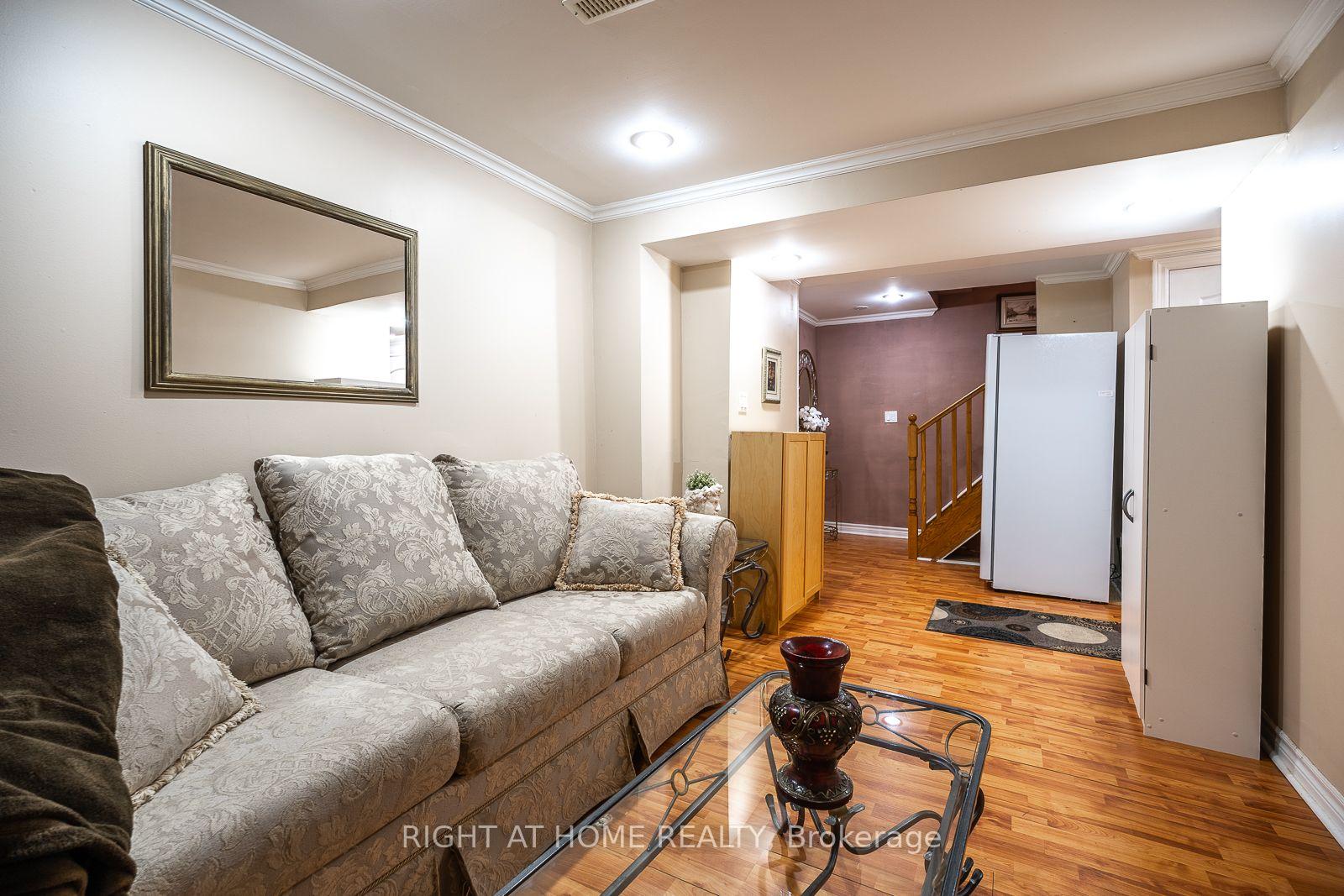 Photo 69 of 54 Niagara Place, Brampton, Westgate — HOMEH