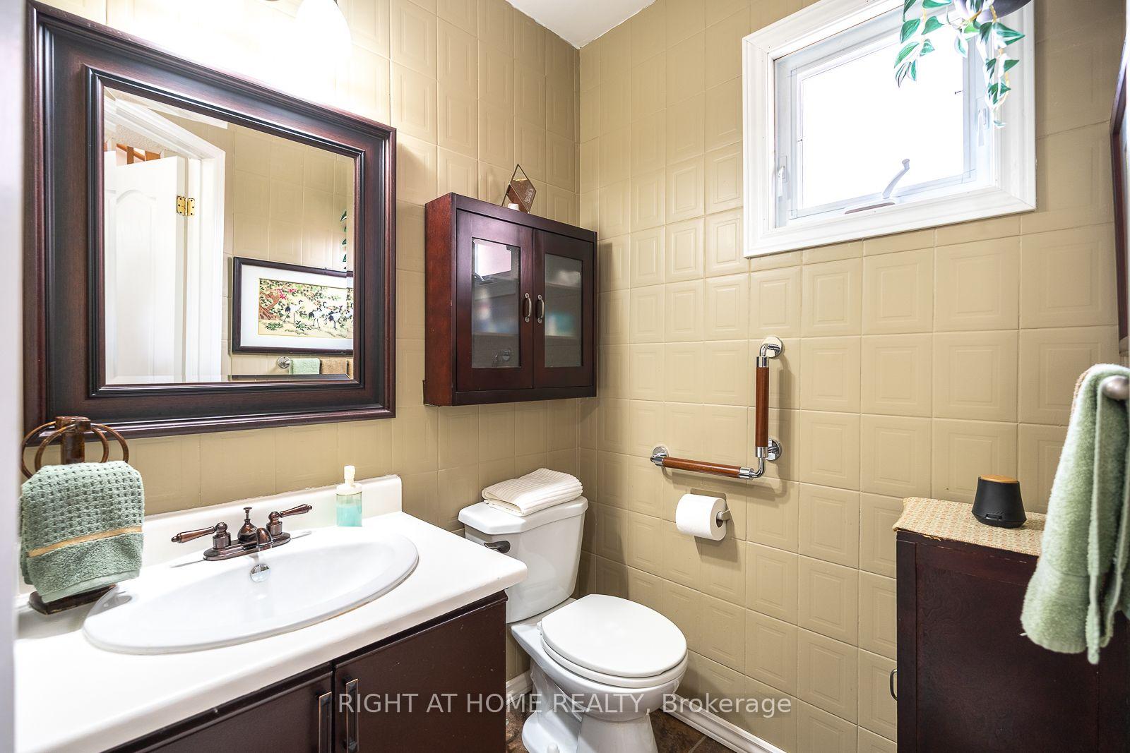 Photo 81 of 54 Niagara Place, Brampton, Westgate — HOMEH