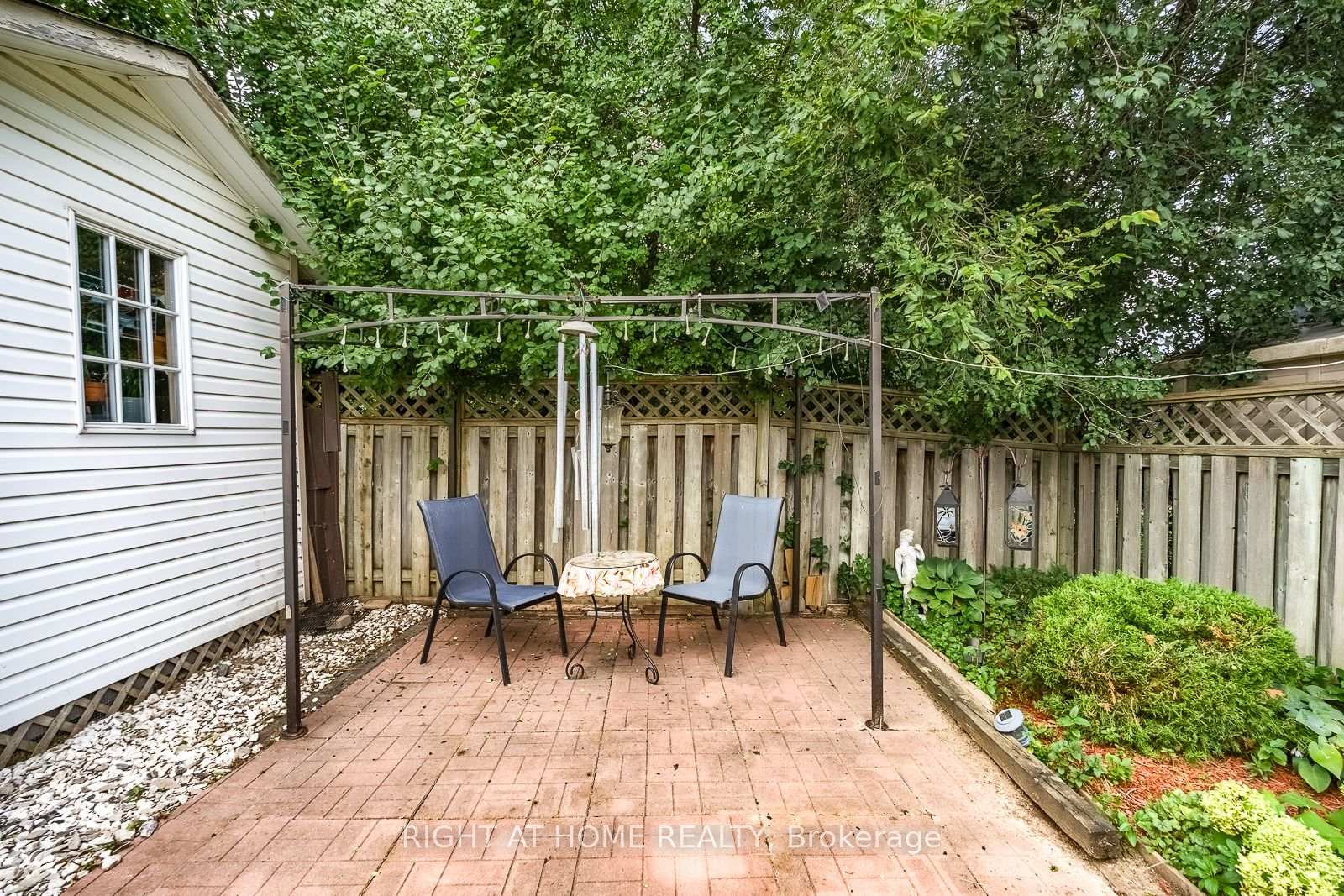 Photo 91 of 54 Niagara Place, Brampton, Westgate — HOMEH