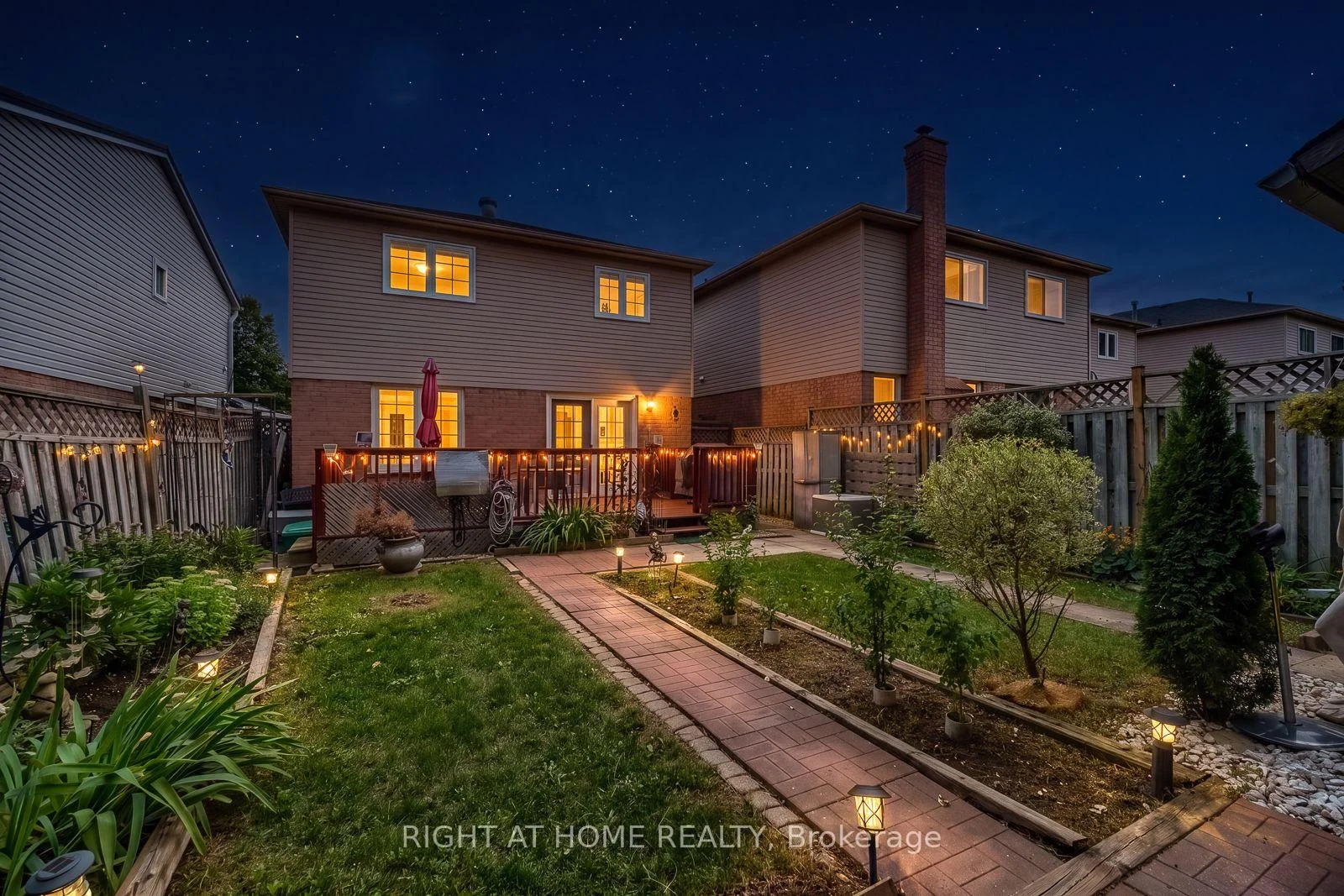 Photo 10 of 54 Niagara Place, Brampton, Westgate — HOMEH