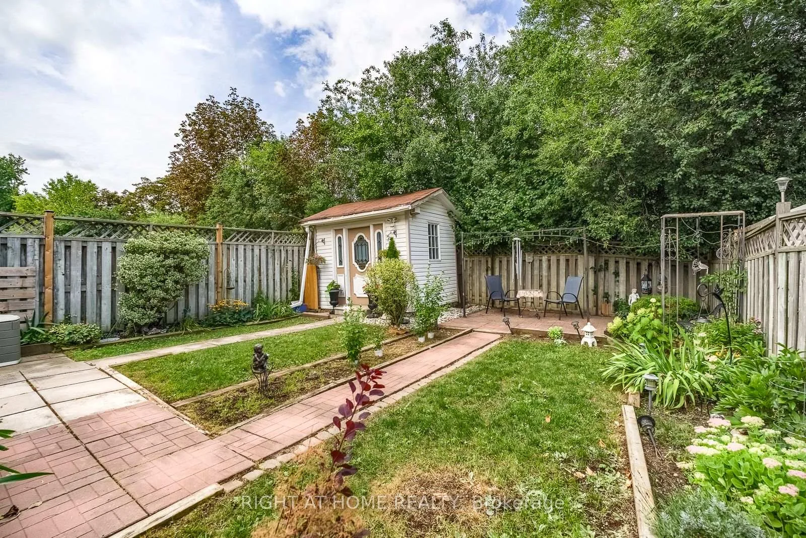 Photo 15 of 54 Niagara Place, Brampton, Westgate — HOMEH