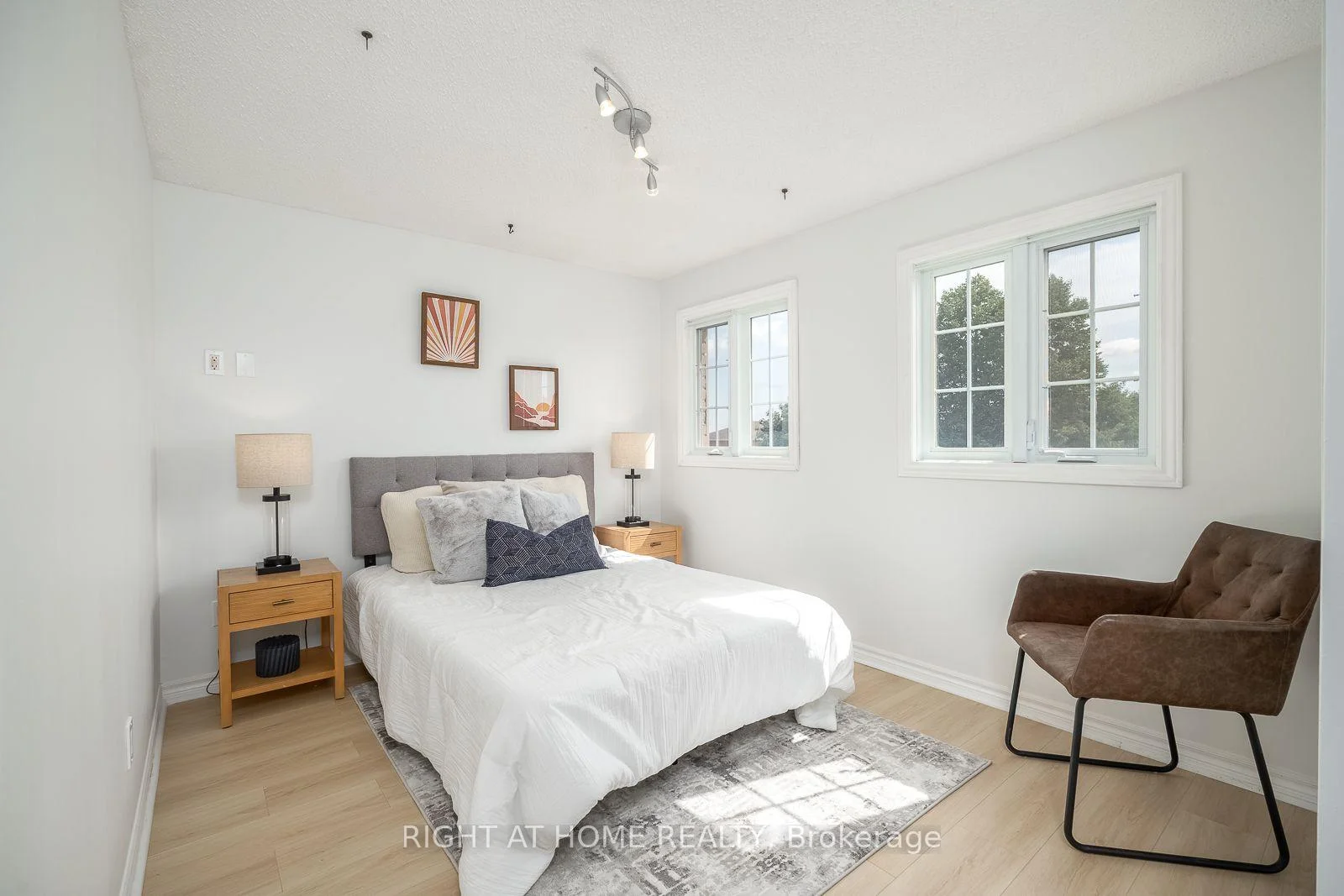 Photo 54 of 54 Niagara Place, Brampton, Westgate — HOMEH