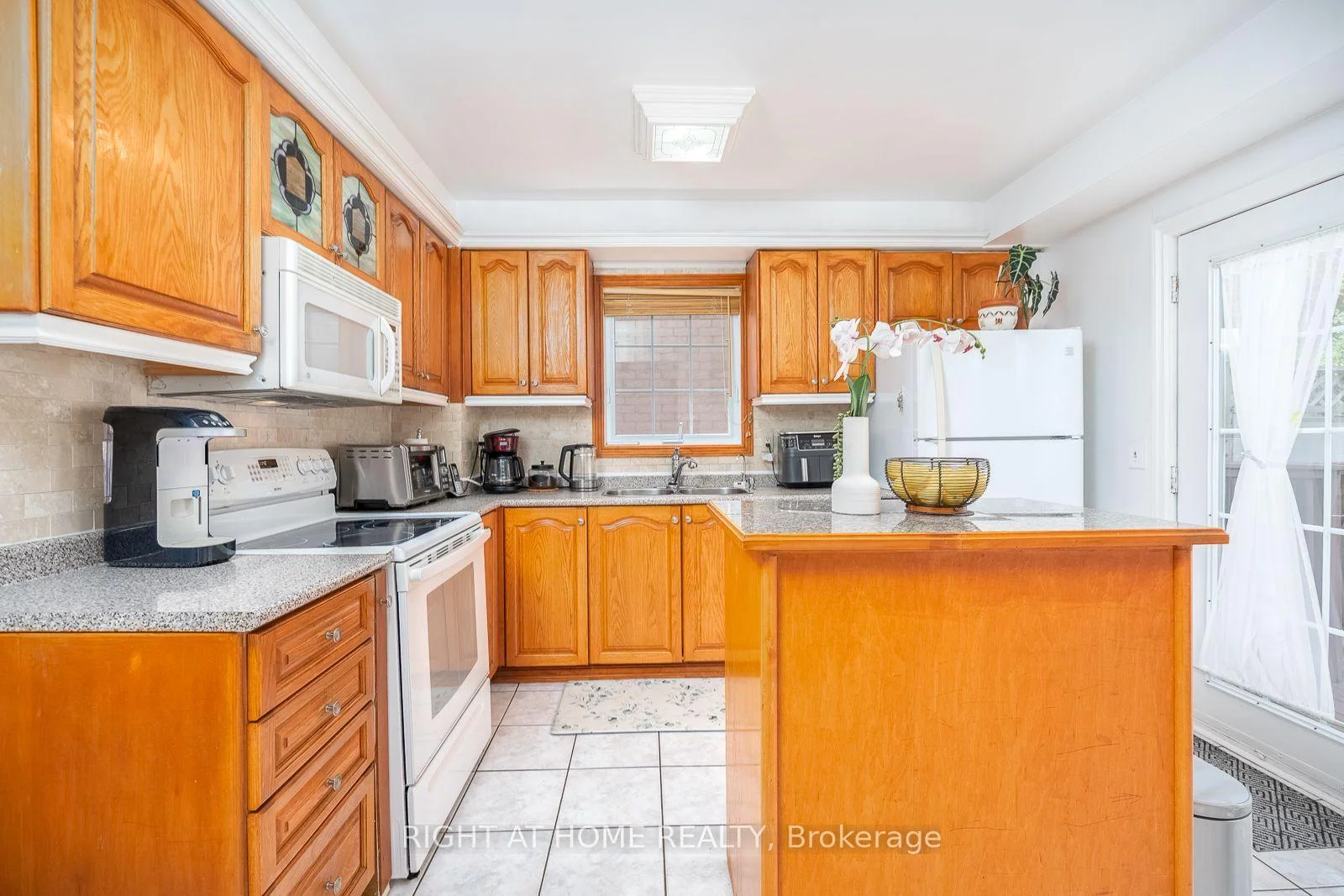 Photo 74 of 54 Niagara Place, Brampton, Westgate — HOMEH