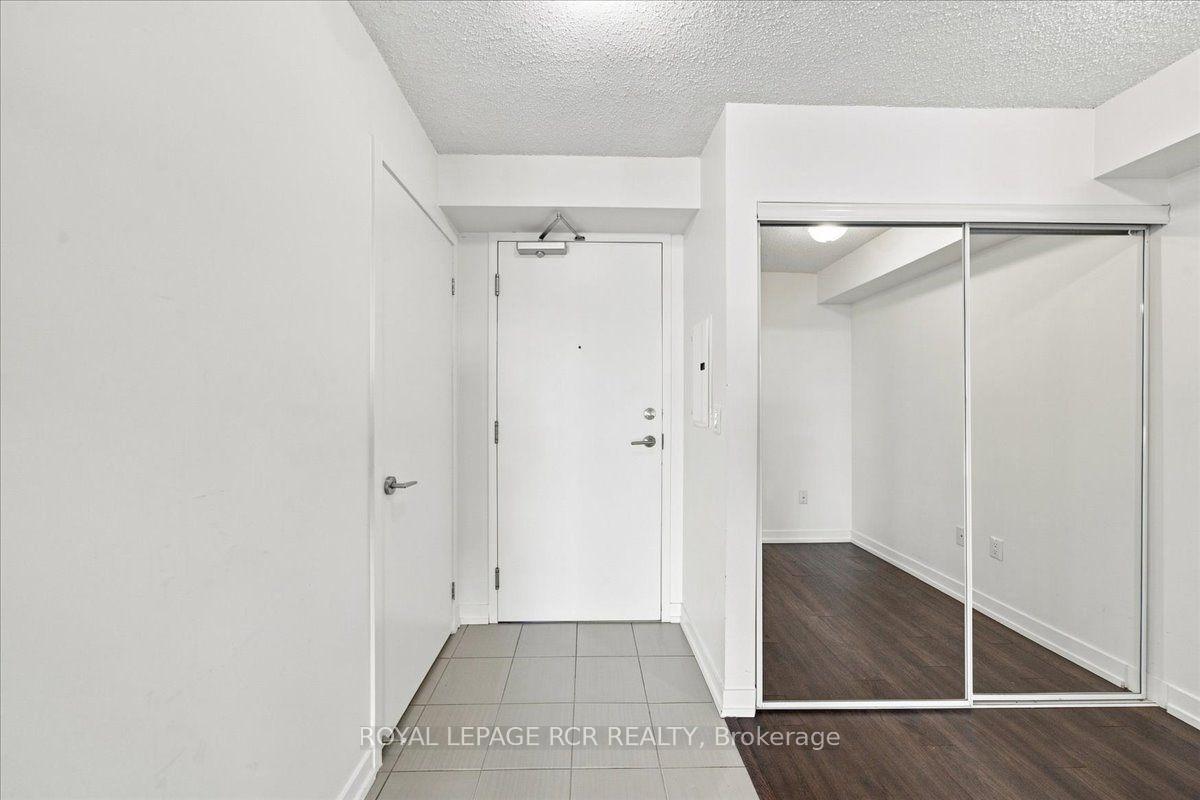 Photo 5 of Unit 908, 812 Lansdowne Avenue, Toronto, Dovercourt-Wallace Emerson-Junction — HOMEH