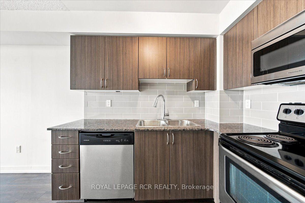 Photo 9 of Unit 908, 812 Lansdowne Avenue, Toronto, Dovercourt-Wallace Emerson-Junction — HOMEH
