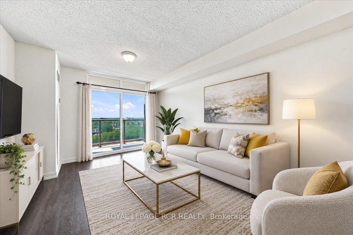 Photo of Unit 908, 812 Lansdowne Avenue