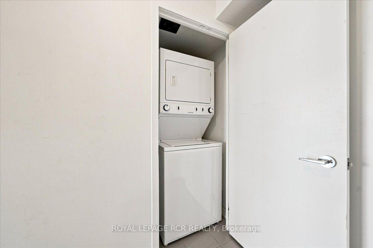 Photo 14 of Unit 908, 812 Lansdowne Avenue, Toronto, Dovercourt-Wallace Emerson-Junction — HOMEH