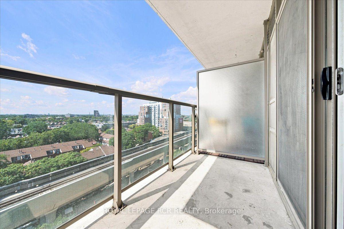 Photo 17 of Unit 908, 812 Lansdowne Avenue, Toronto, Dovercourt-Wallace Emerson-Junction — HOMEH