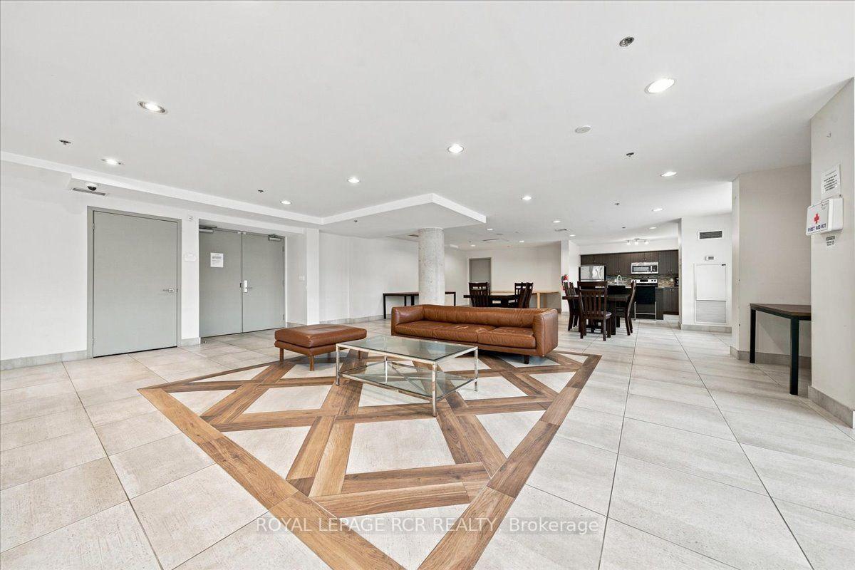 Photo 19 of Unit 908, 812 Lansdowne Avenue, Toronto, Dovercourt-Wallace Emerson-Junction — HOMEH