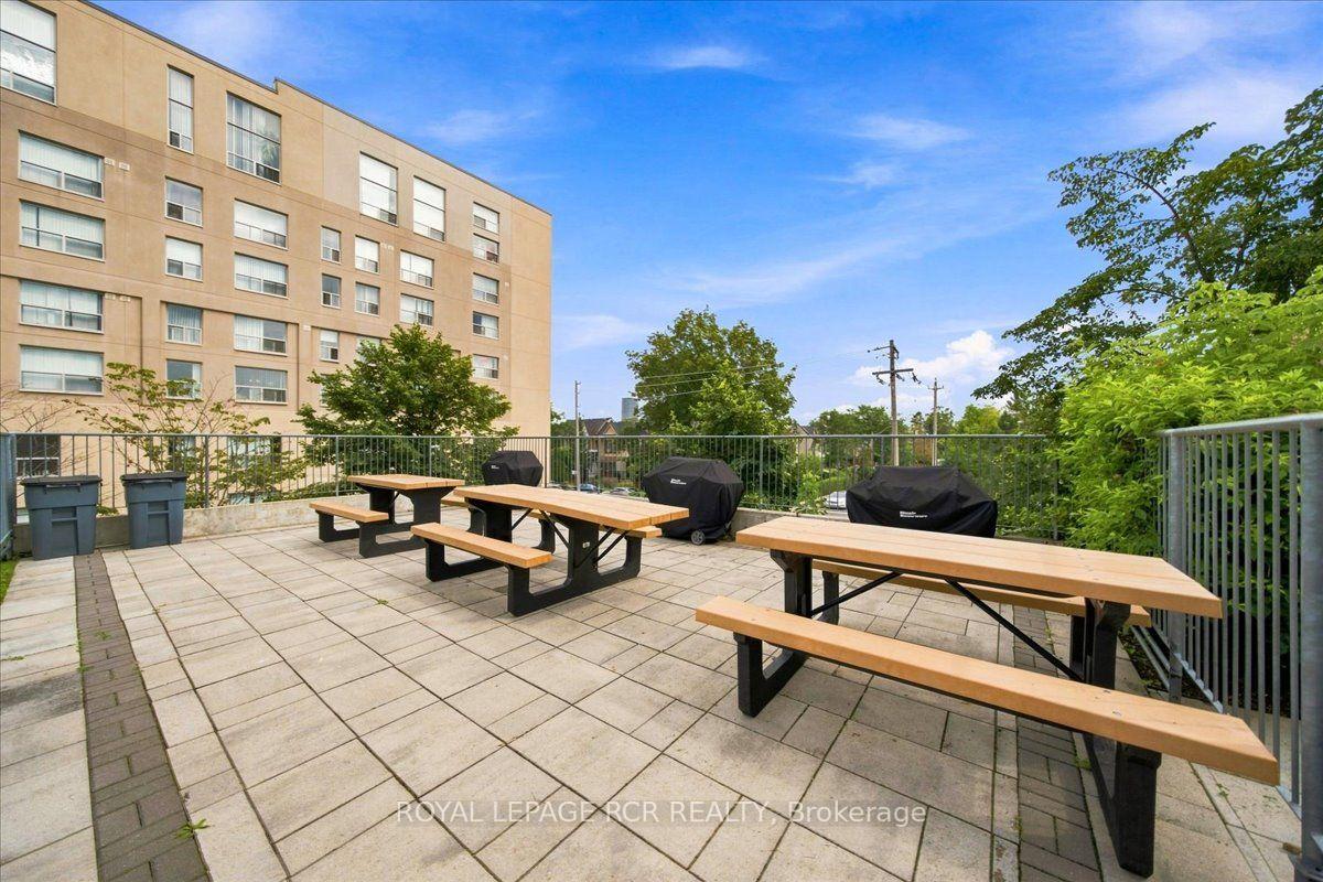 Photo 32 of Unit 908, 812 Lansdowne Avenue, Toronto, Dovercourt-Wallace Emerson-Junction — HOMEH