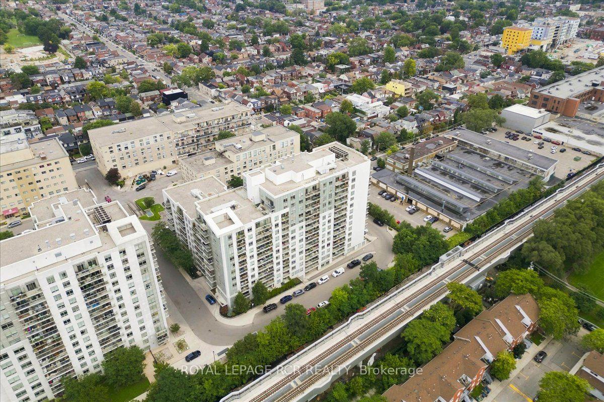 Photo 37 of Unit 908, 812 Lansdowne Avenue, Toronto, Dovercourt-Wallace Emerson-Junction — HOMEH