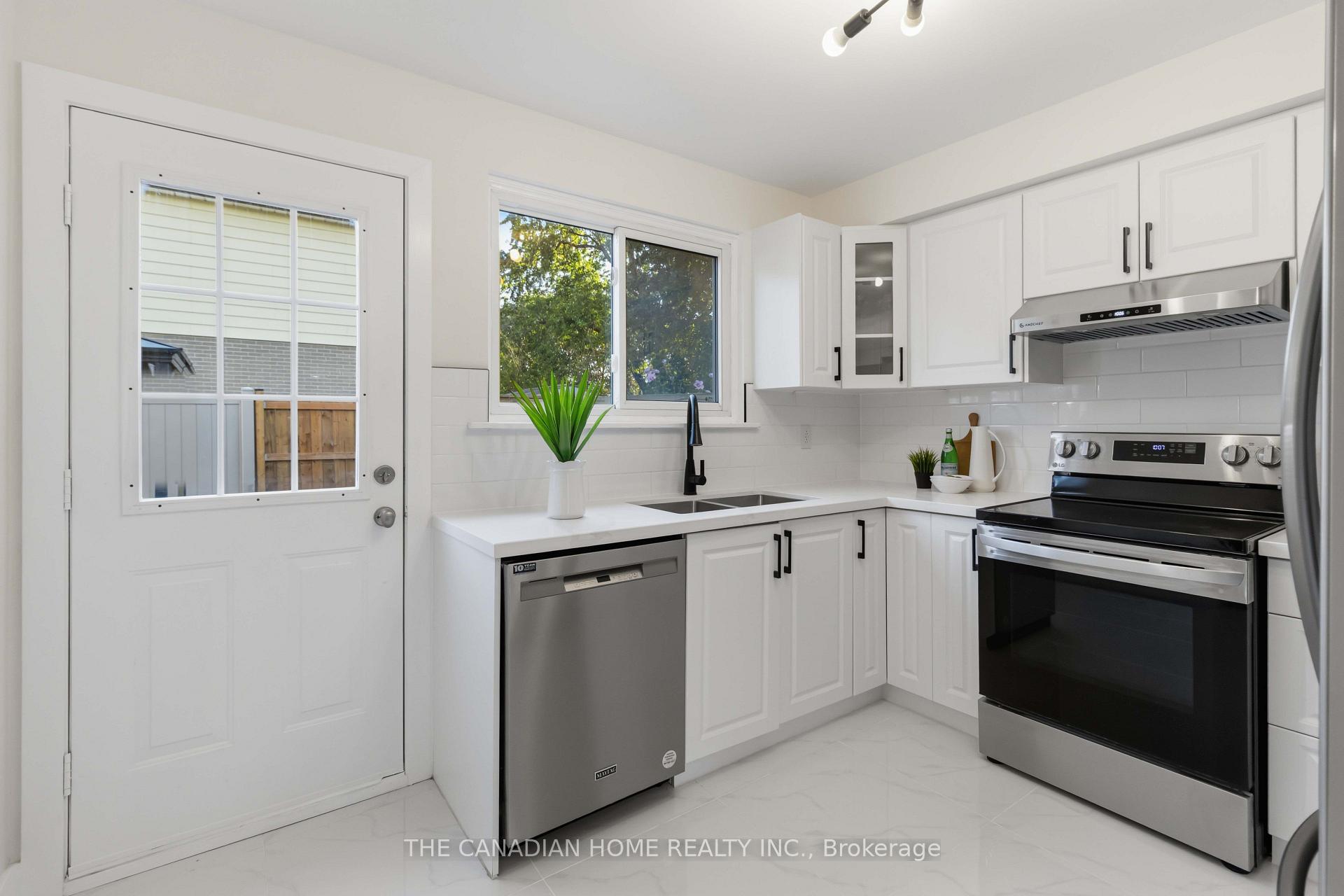 Photo 7 of 80 Flamingo Crescent, Brampton, Southgate — HOMEH