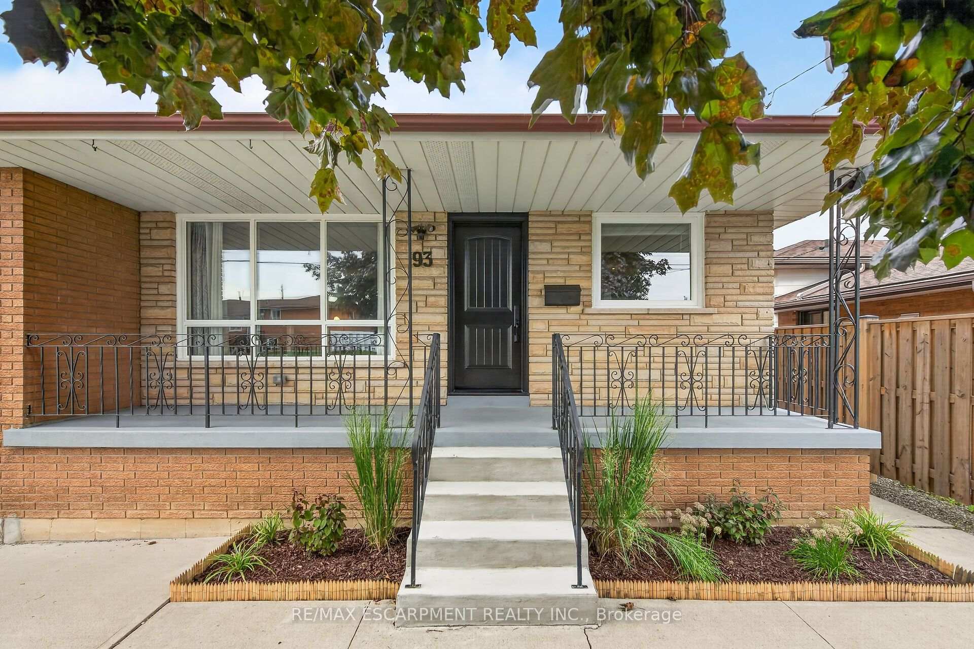 Photo 2 of 93 Nugent Drive, Hamilton, Kentley — HOMEH