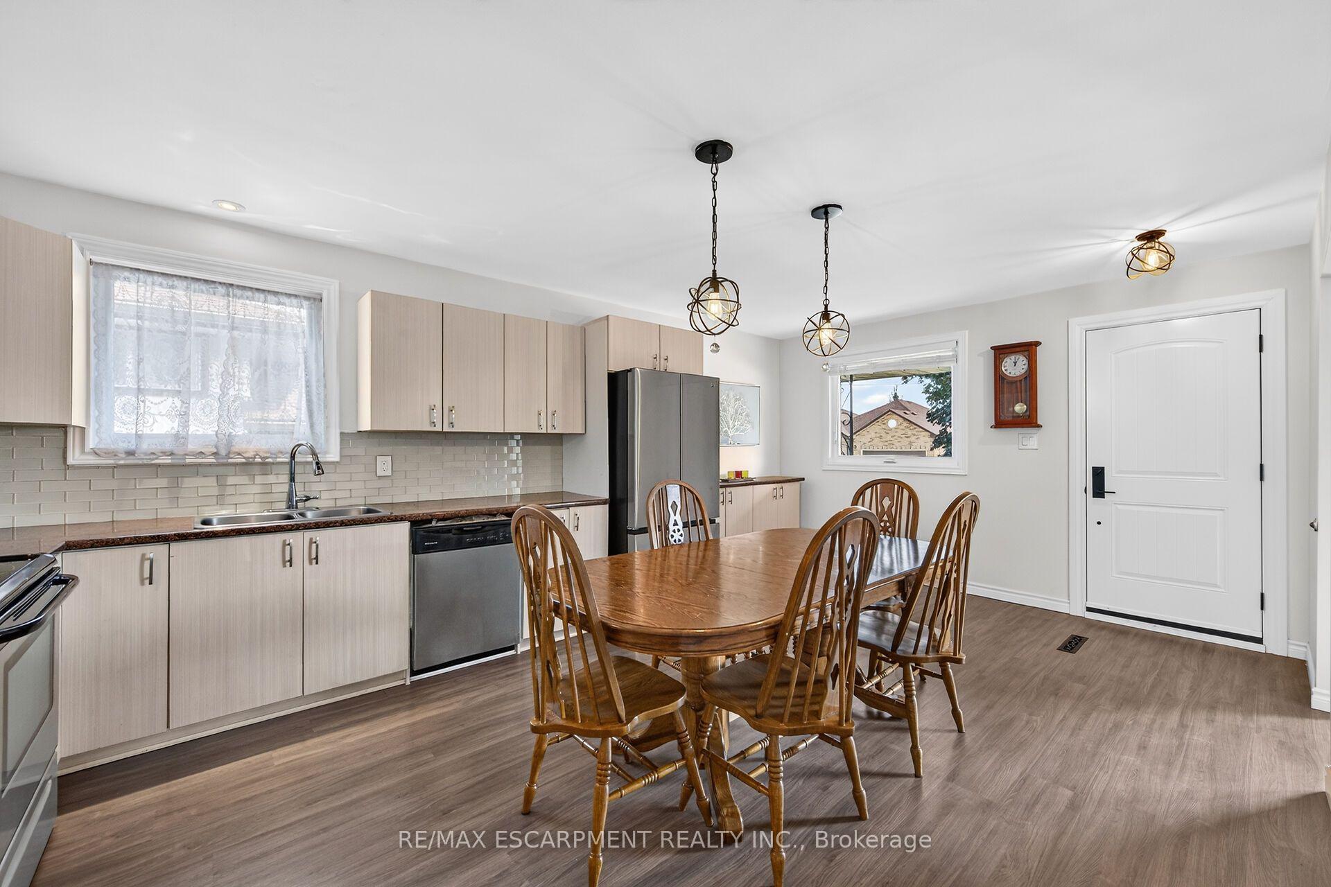 Photo 9 of 93 Nugent Drive, Hamilton, Kentley — HOMEH